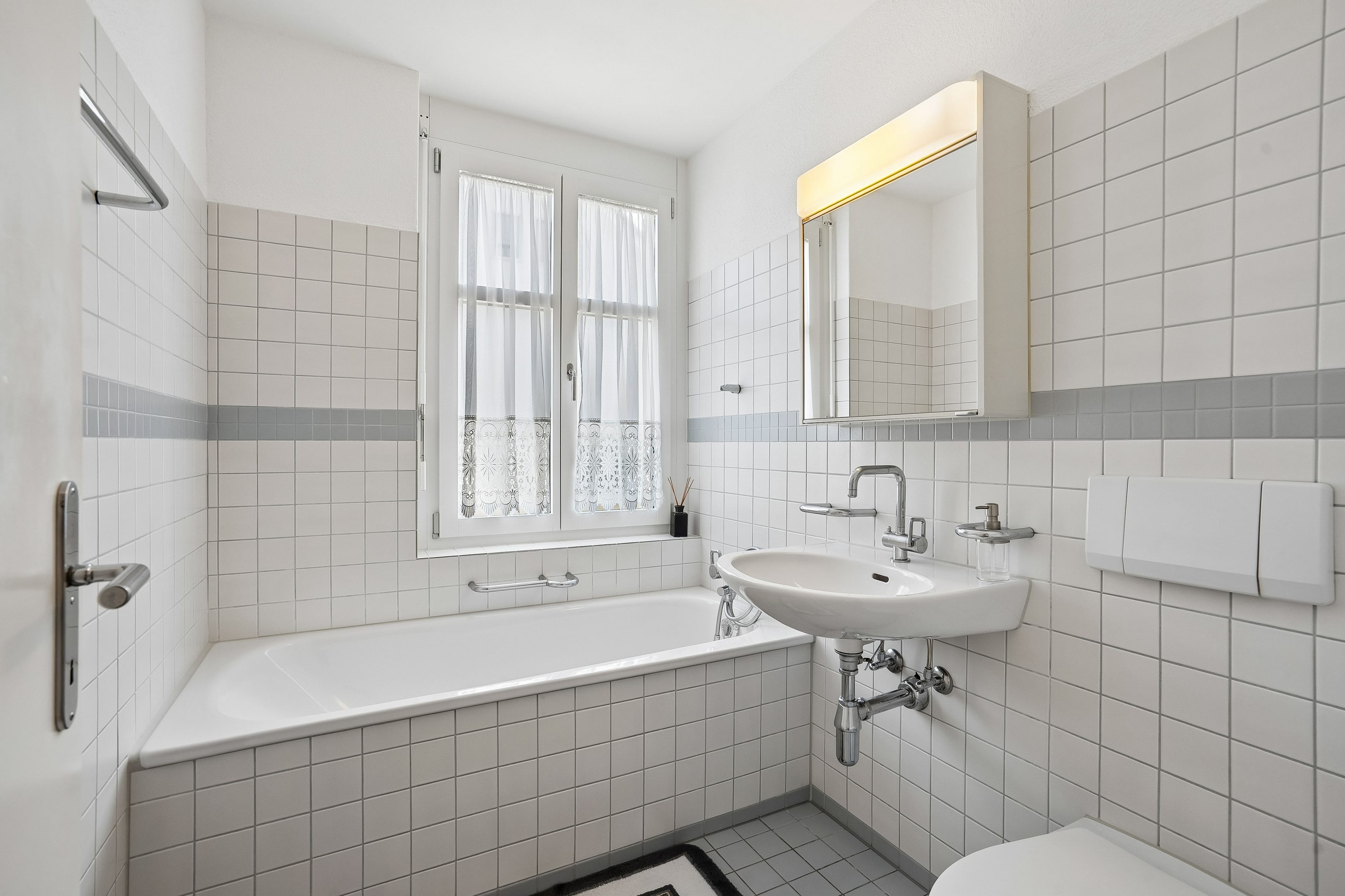 Gartenwohnung mit Einfamilienhausgefühl – 260 m² Privatgarten - 10