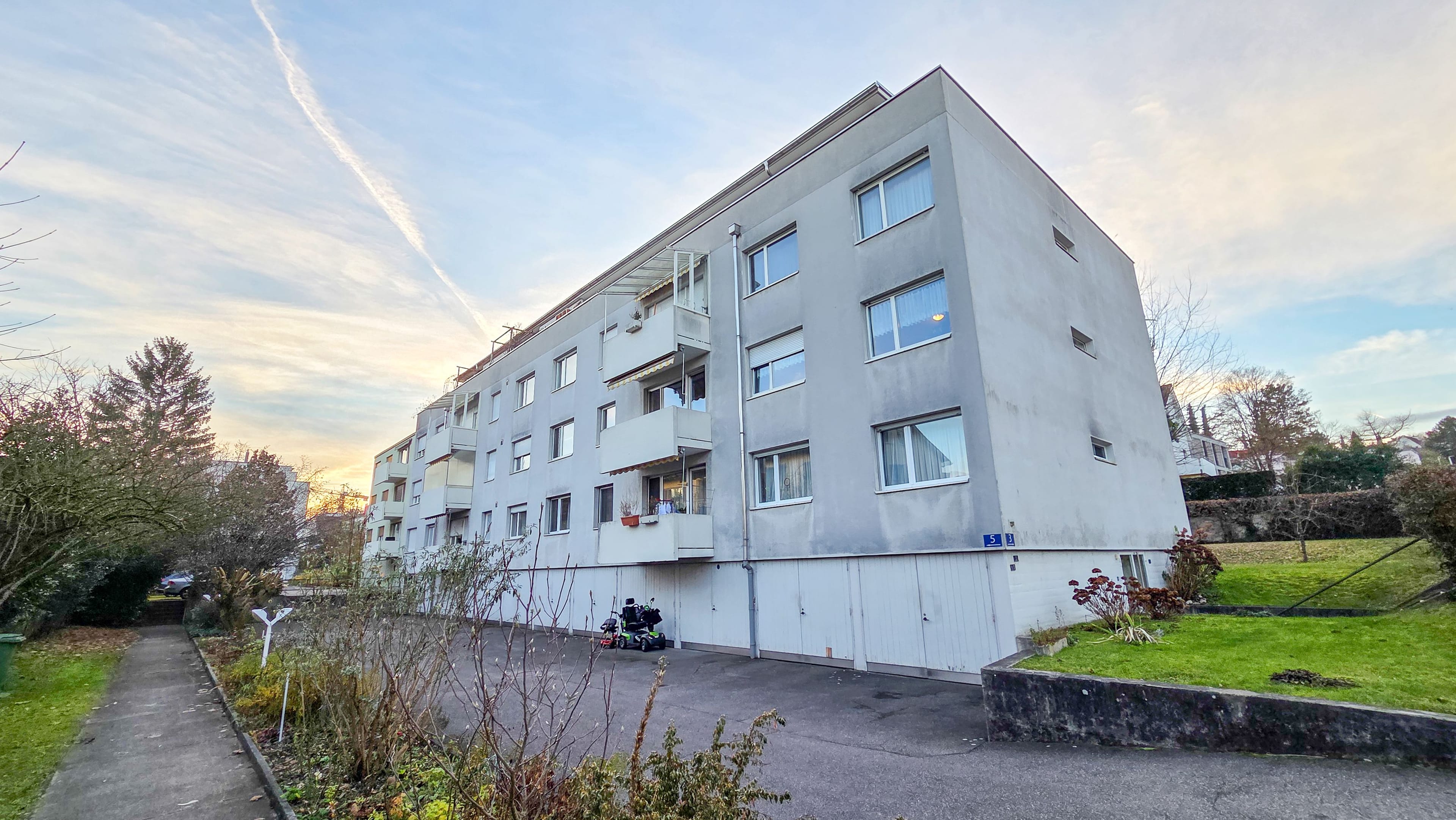 Frisch modernisierte 3.5-Zi.-Wohnung mit Balkon in Binningen - 12