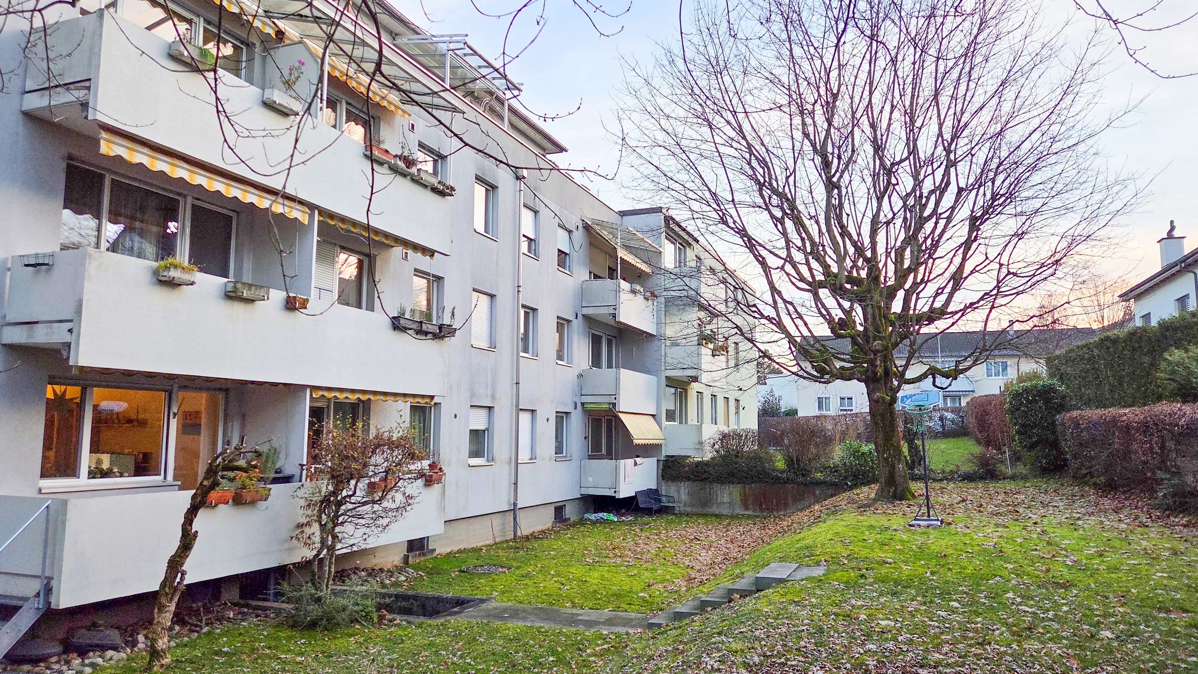 Frisch modernisierte 3.5-Zi.-Wohnung mit Balkon in Binningen - Bild 1