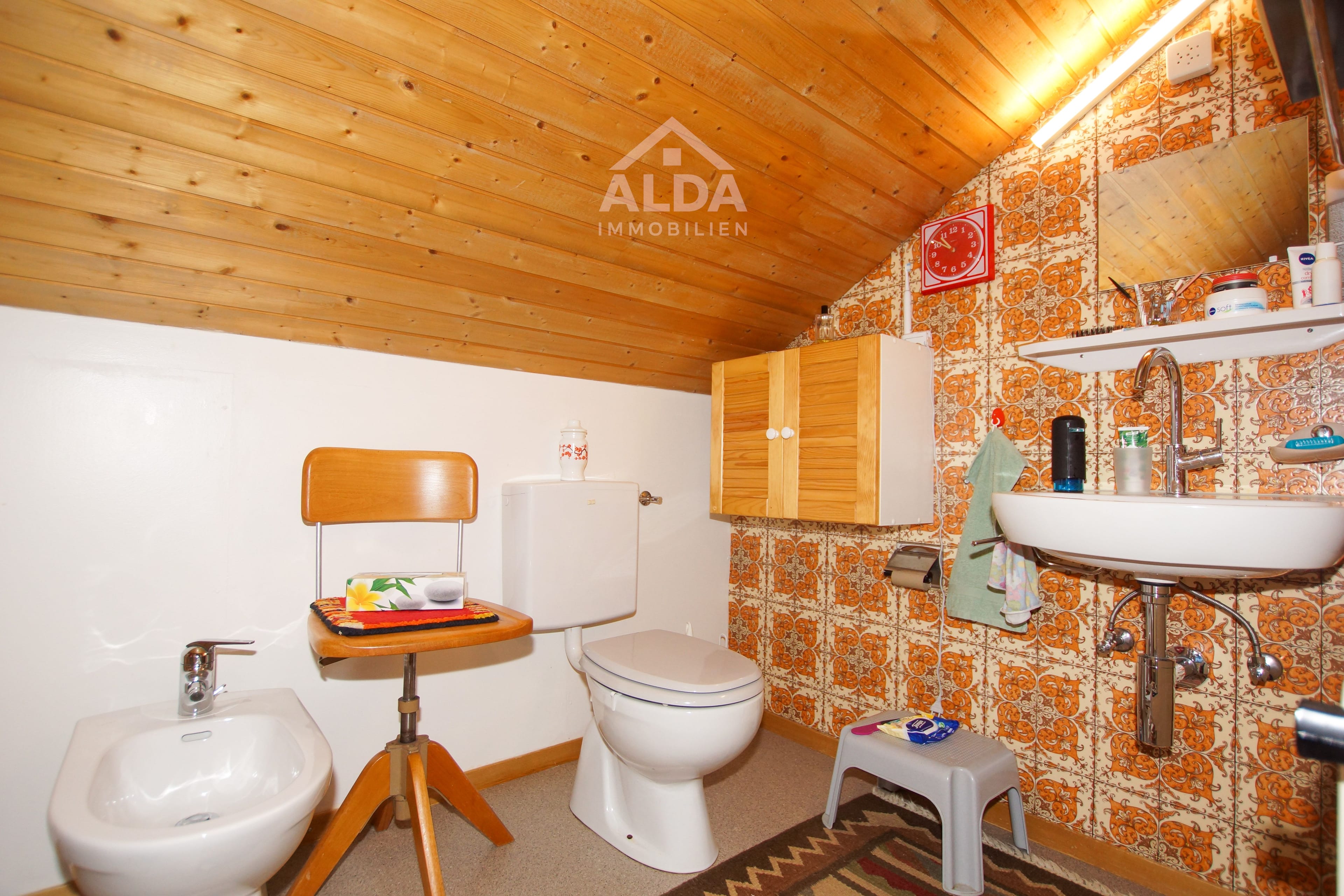 Einfamilienhaus mit grossem Grundstück an idyllischer Lage - Bild 9