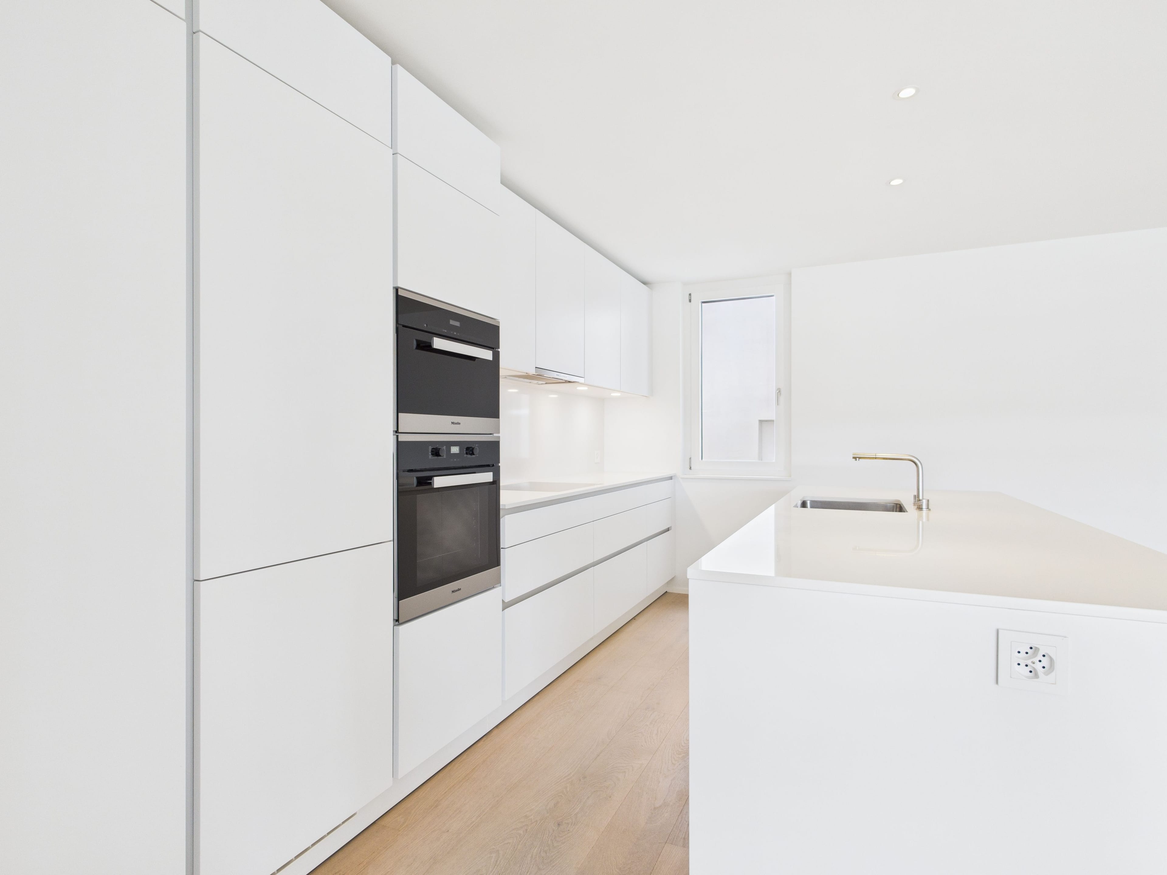 Modernes Zuhause mit Lift, viel Licht und herrlicher Bergsicht - Bild 1