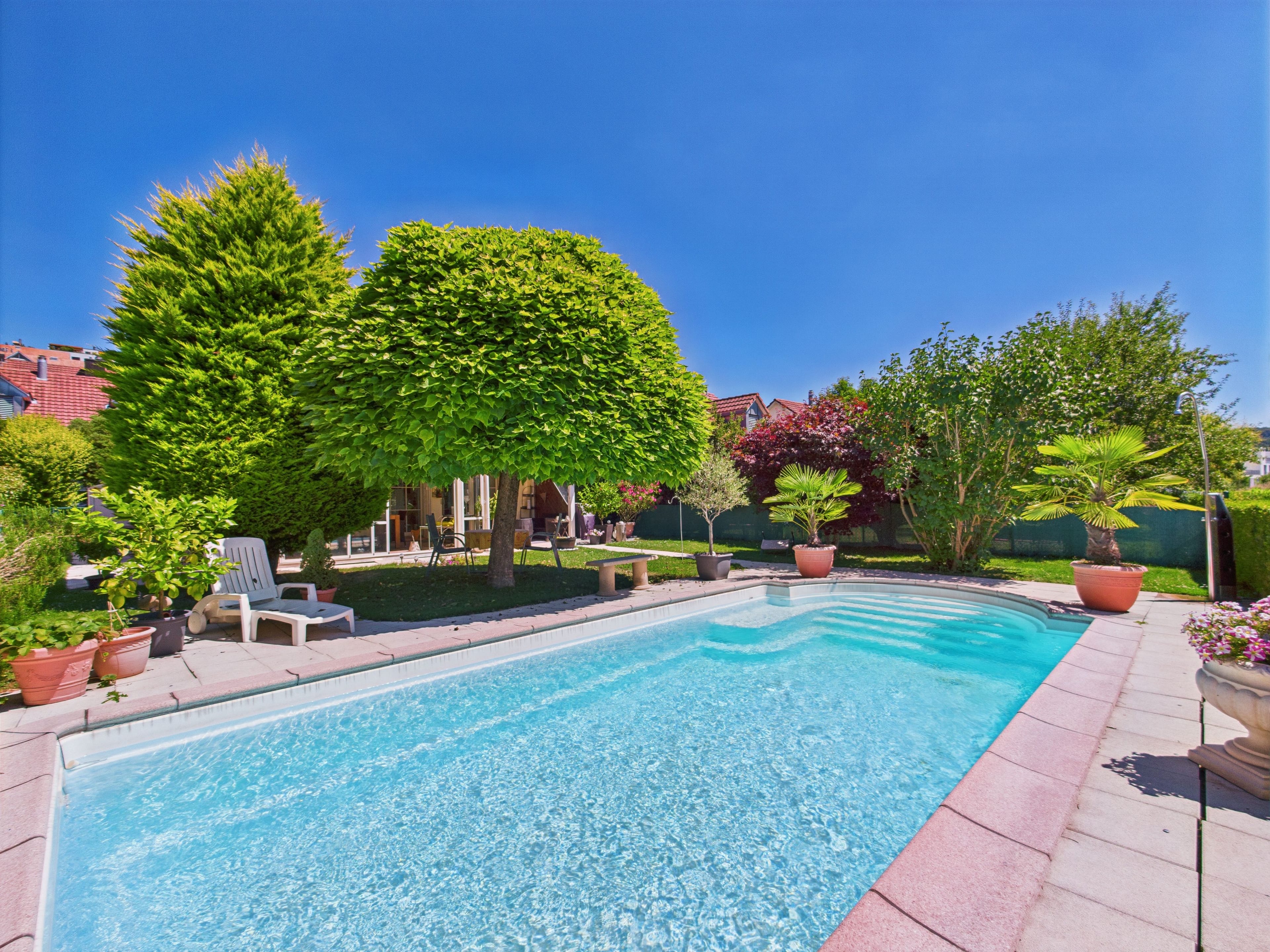 Wohntraum für Familien – 5.5 Zimmer, Pool, Garten & Bergblick - Bild 8