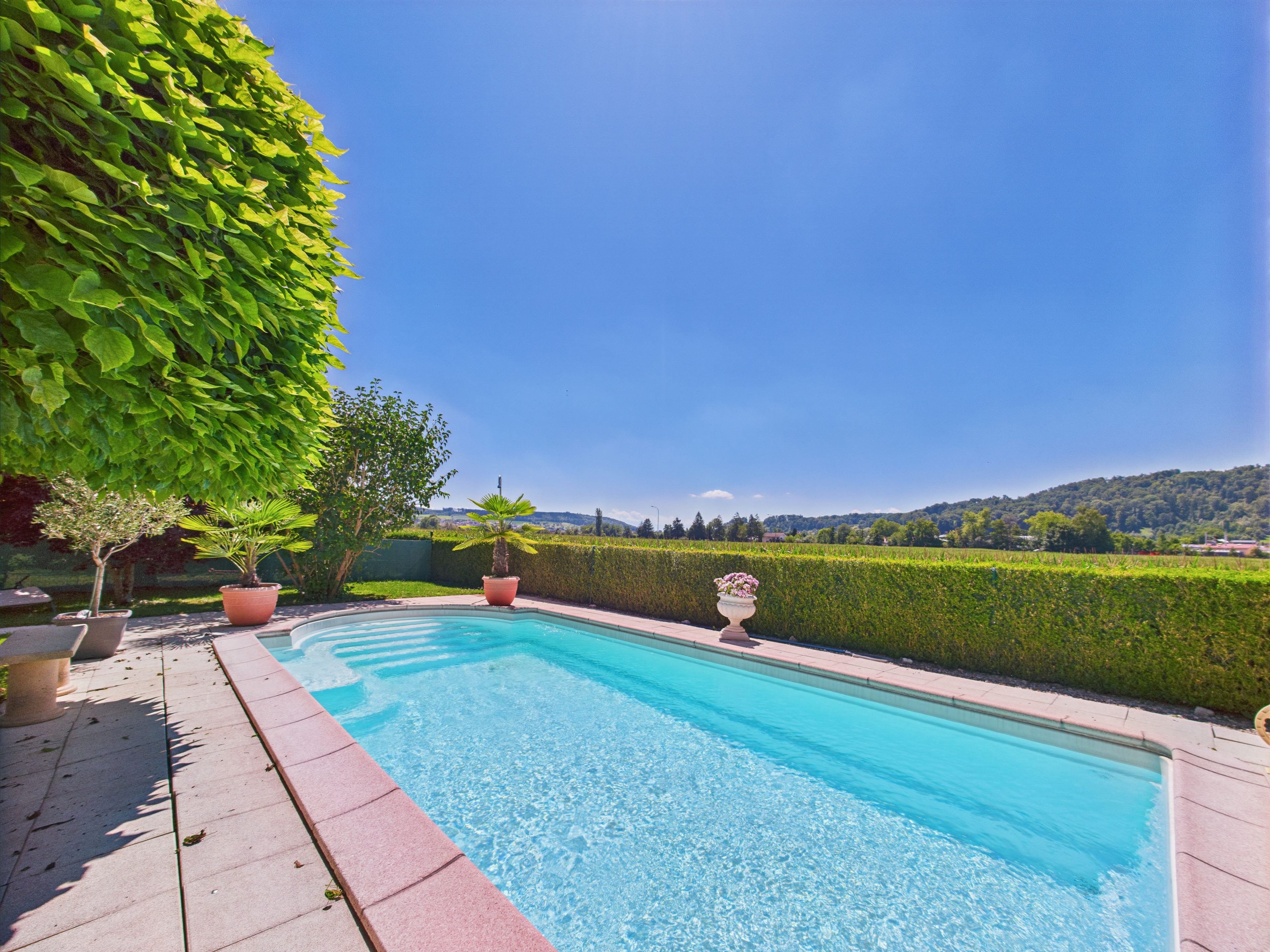 Wohntraum für Familien – 5.5 Zimmer, Pool, Garten & Bergblick - Bild 7