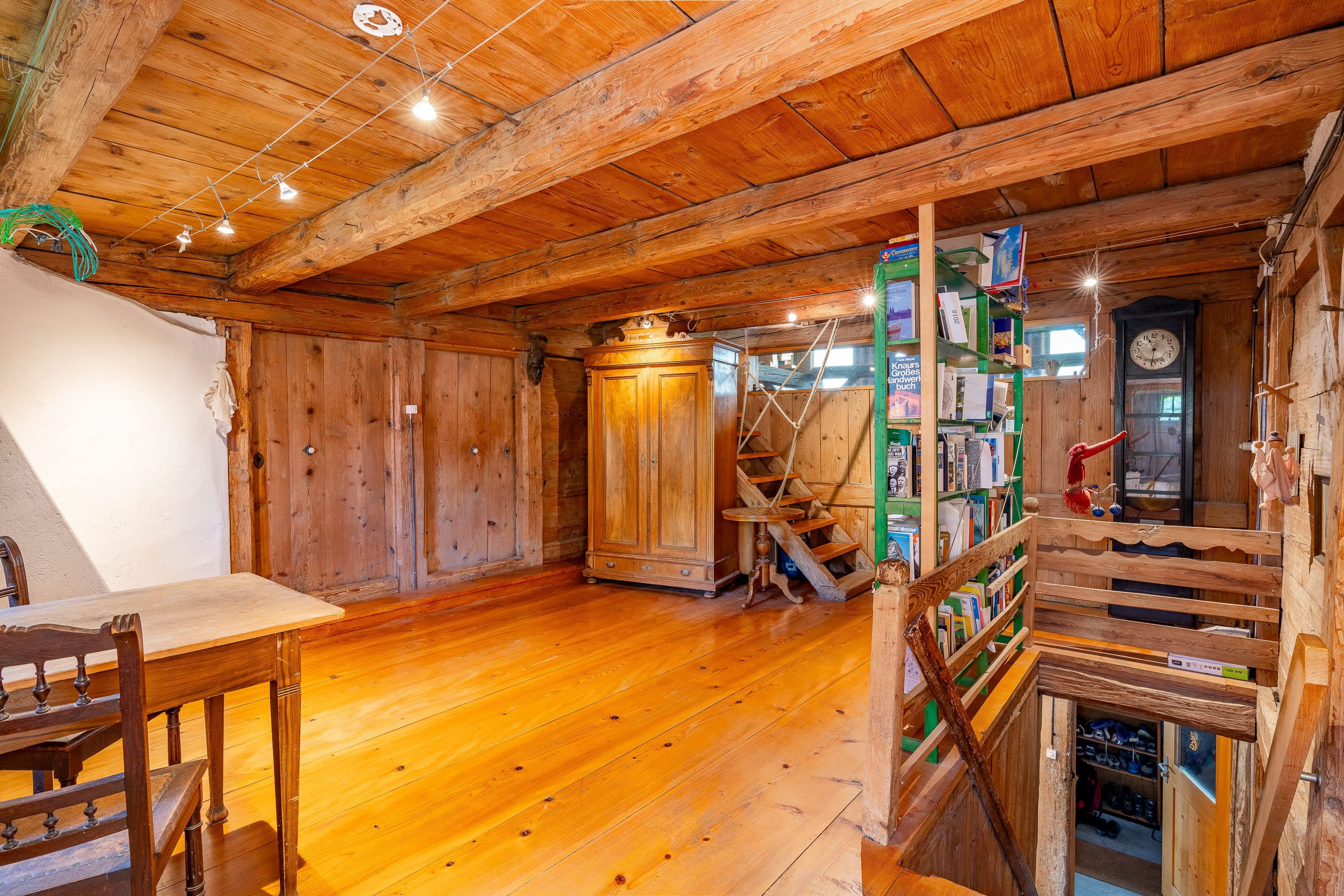 8.5-Zimmer Riegelhaus mit Ausbaupotenzial - Bild 8
