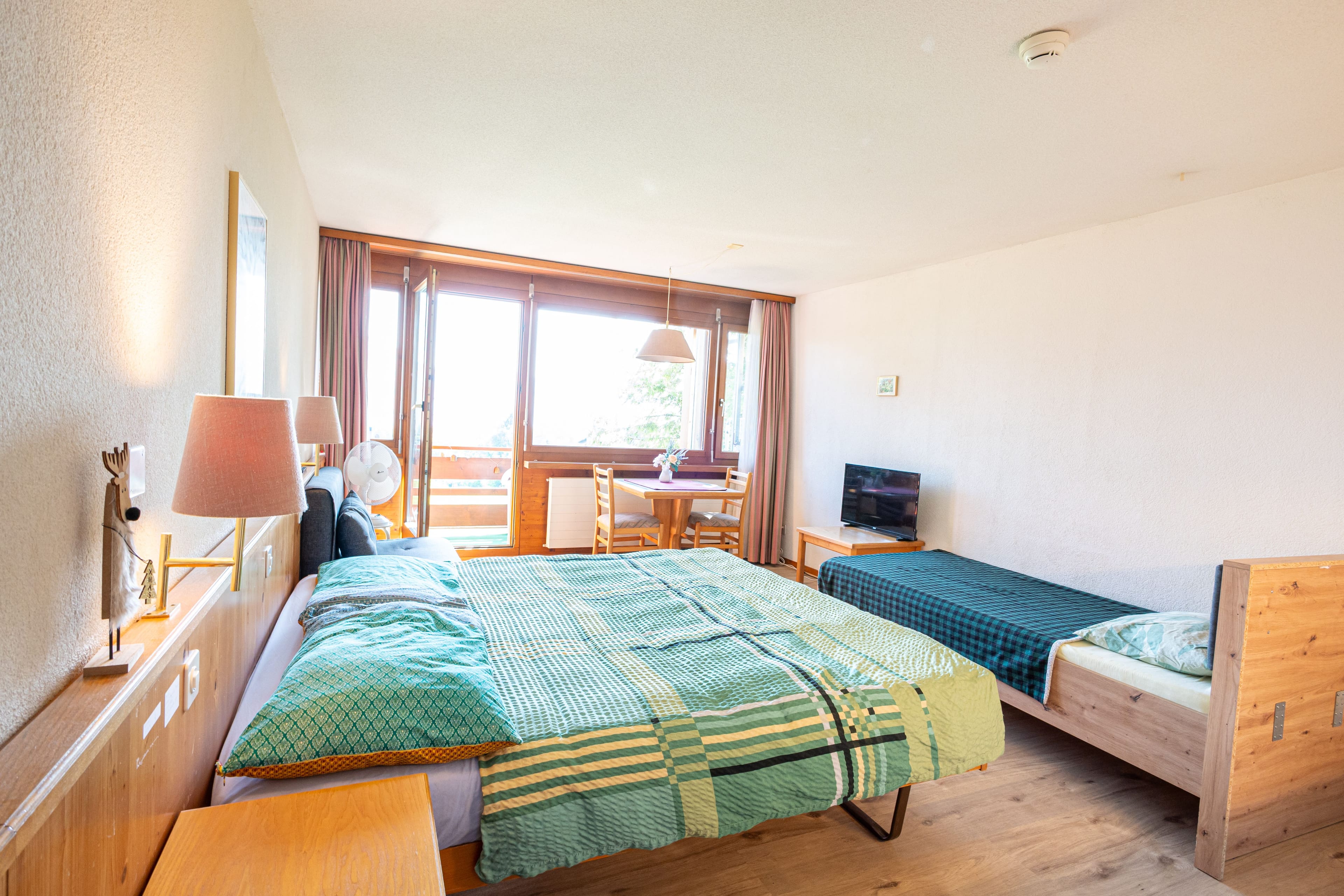 Gemütliches 1-Zimmer-Studio mit Bergsicht in Aeschi bei Spiez kaufen - Bild 1