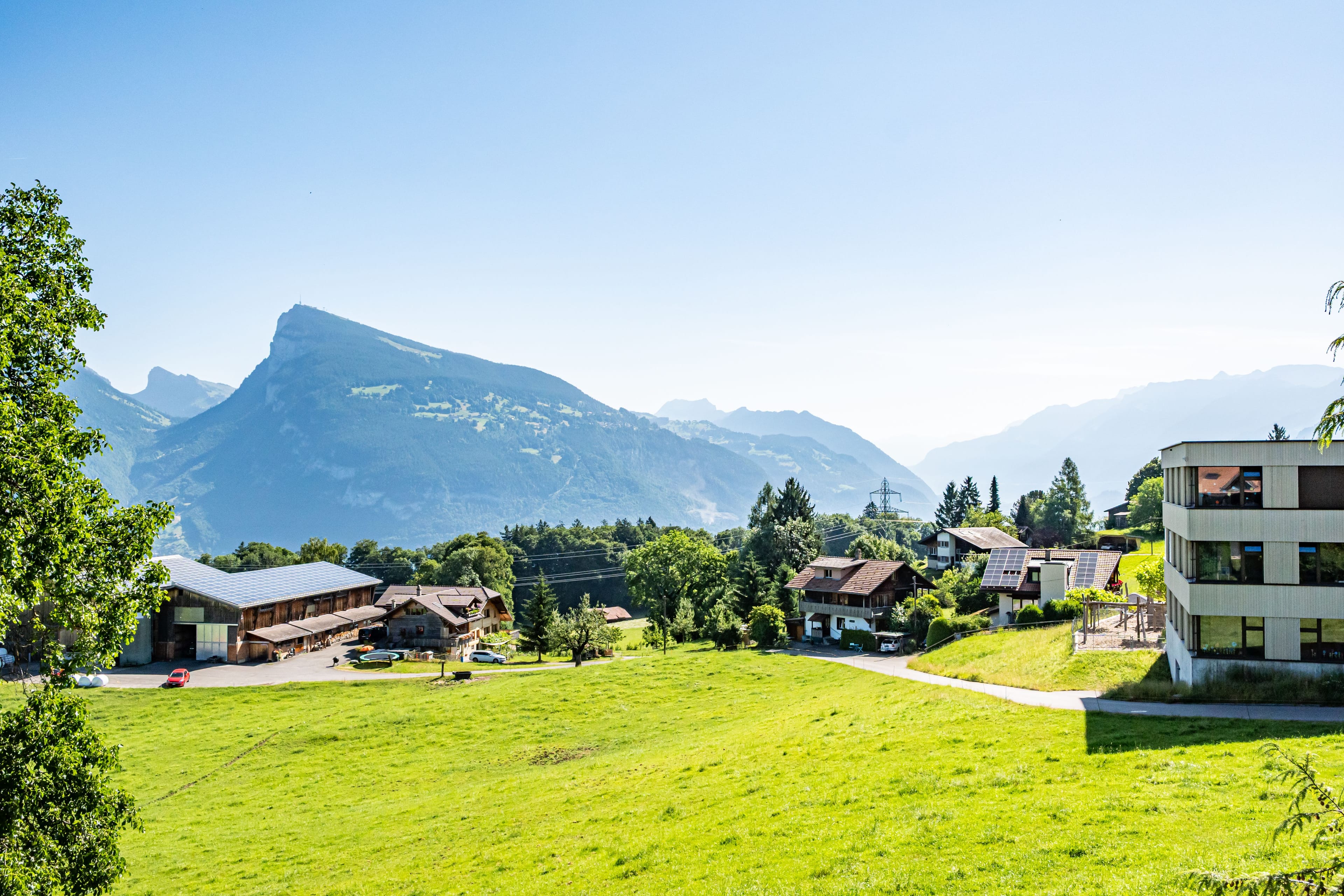Gemütliches 1-Zimmer-Studio mit Bergsicht in Aeschi bei Spiez kaufen - Bild 2