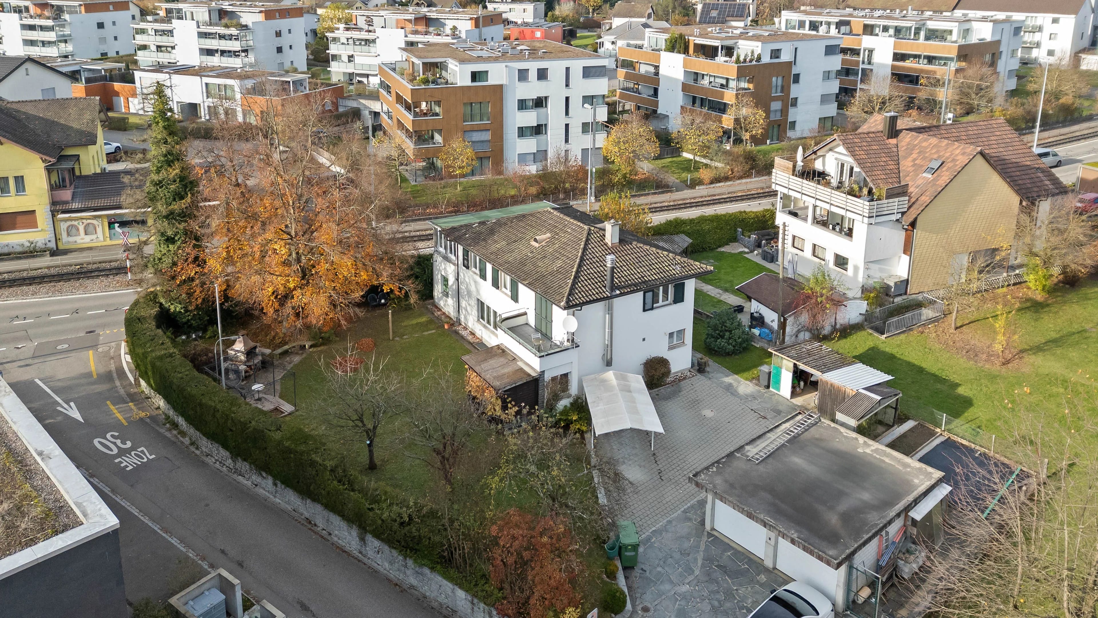 Mehrfamilienhaus mit 2 Einheiten, Garten Unterentfelden kaufen - Bild 1