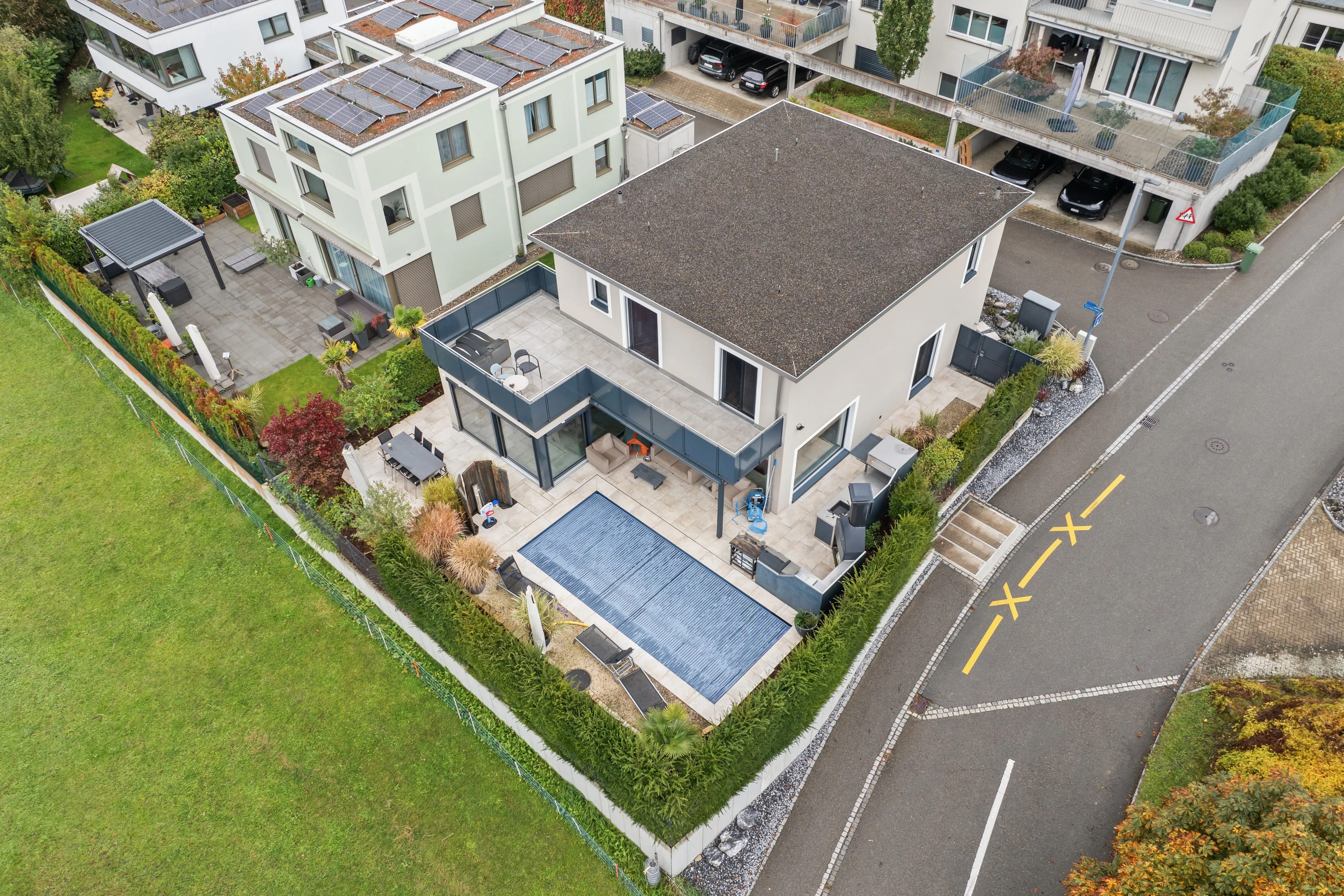 Modernes 5.5-Zi.-Einfamilienhaus mit Pool in Jonen kaufen - Bild 1
