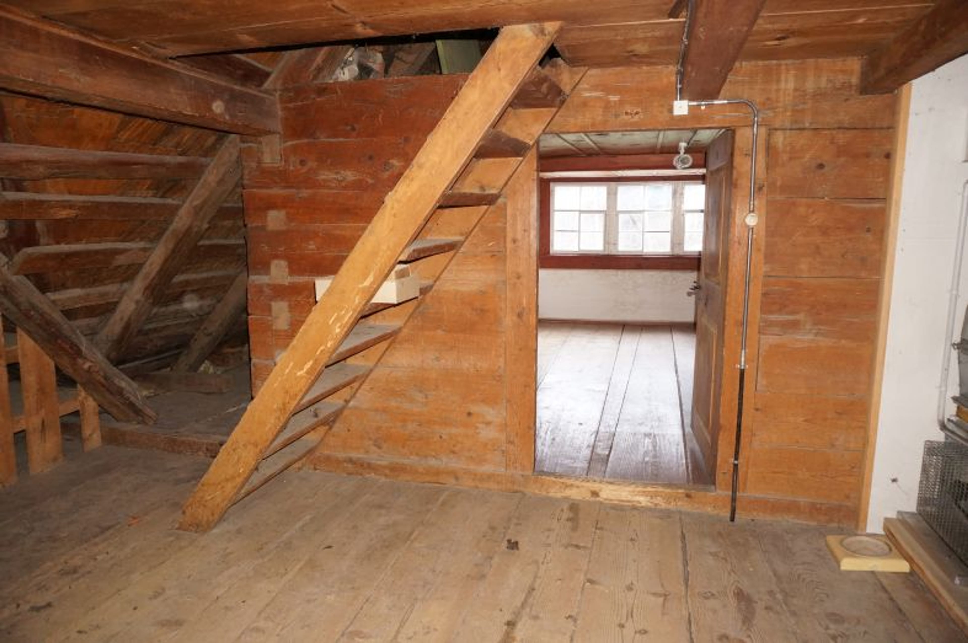 Ensemble mit Gasthaus, 2 Wohnungen & Scheune in Nesslau - kaufen - 38