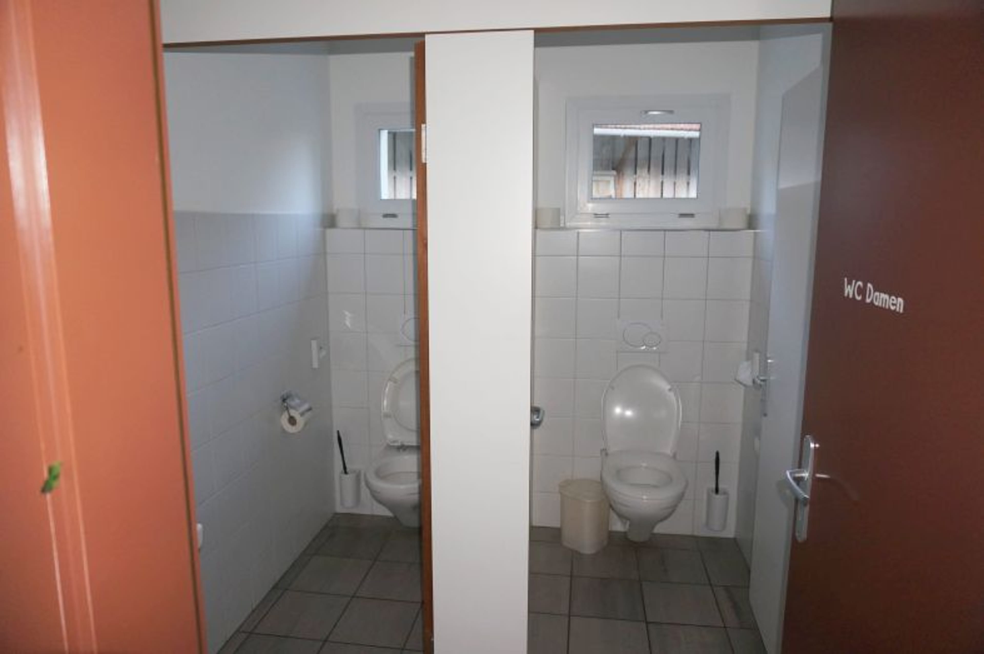 Ensemble mit Gasthaus, 2 Wohnungen & Scheune in Nesslau - kaufen - 69