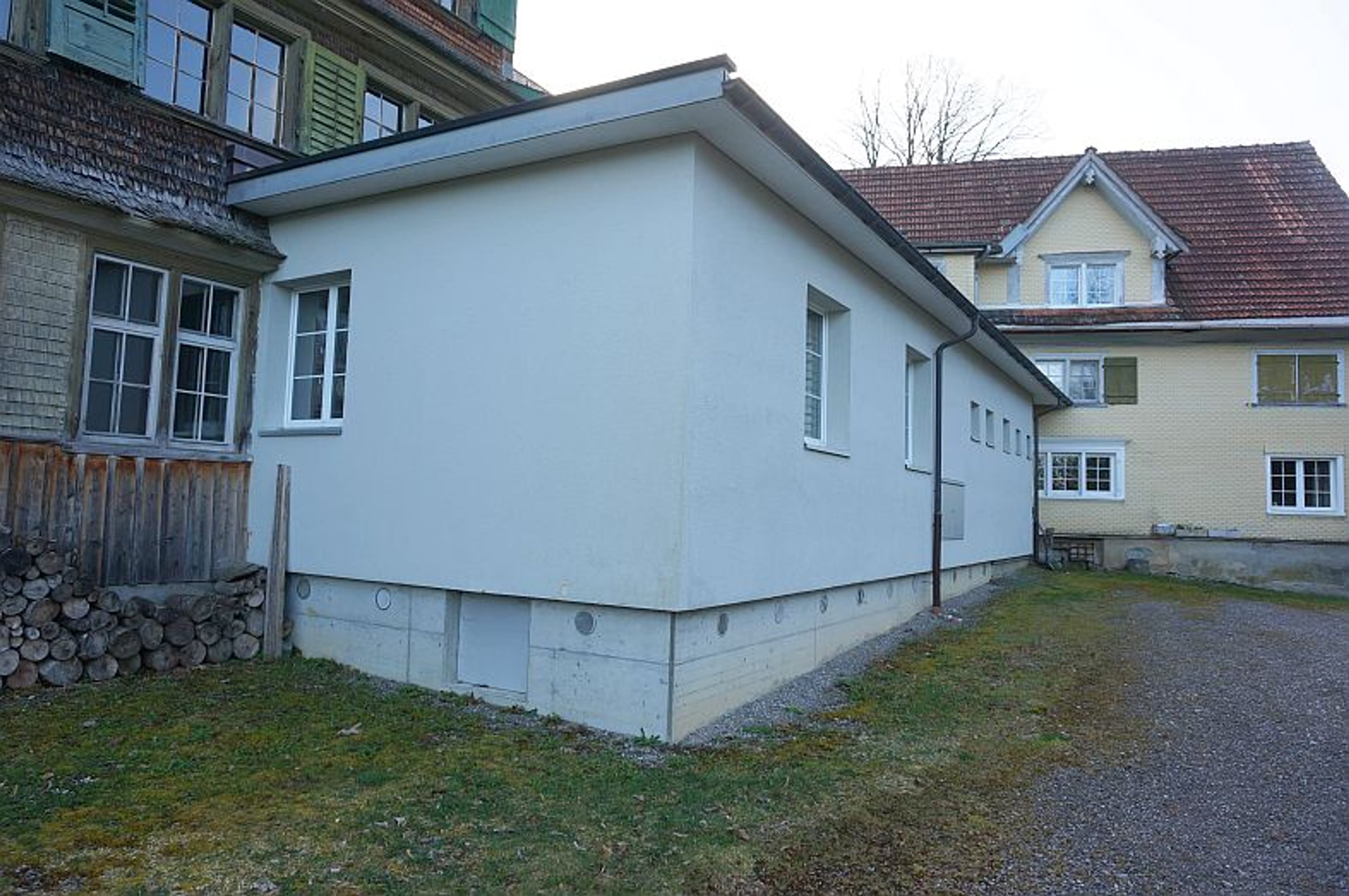 Ensemble mit Gasthaus, 2 Wohnungen & Scheune in Nesslau - kaufen - 22