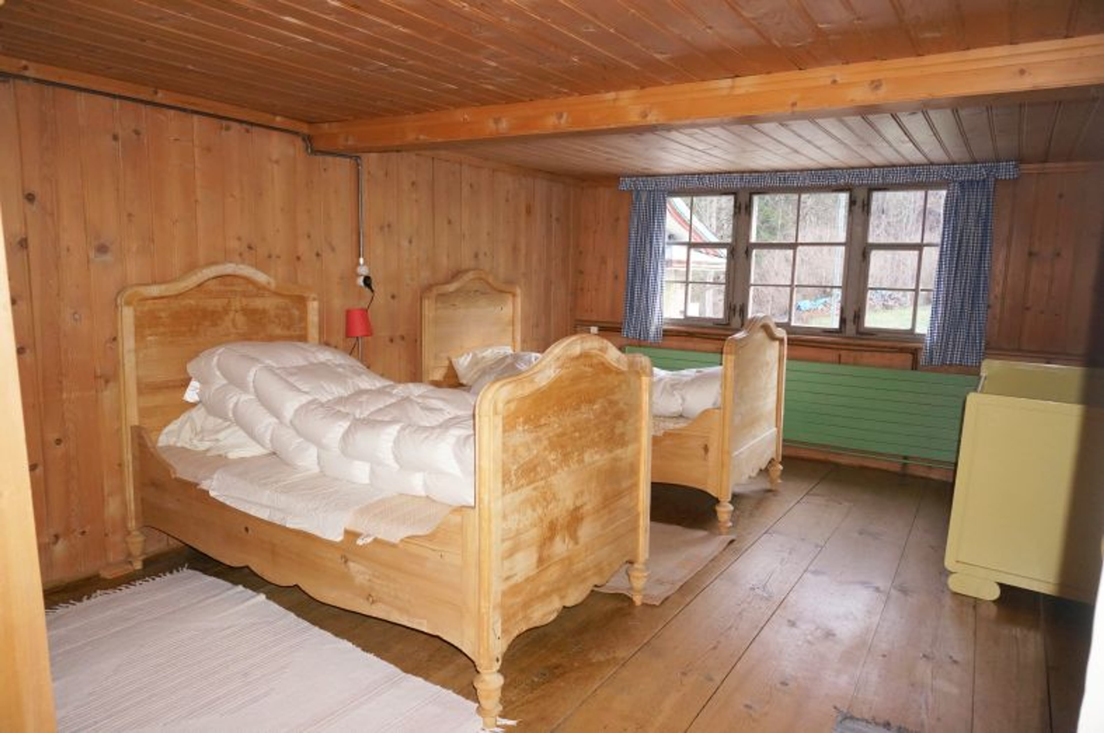 Ensemble mit Gasthaus, 2 Wohnungen & Scheune in Nesslau - kaufen - 57