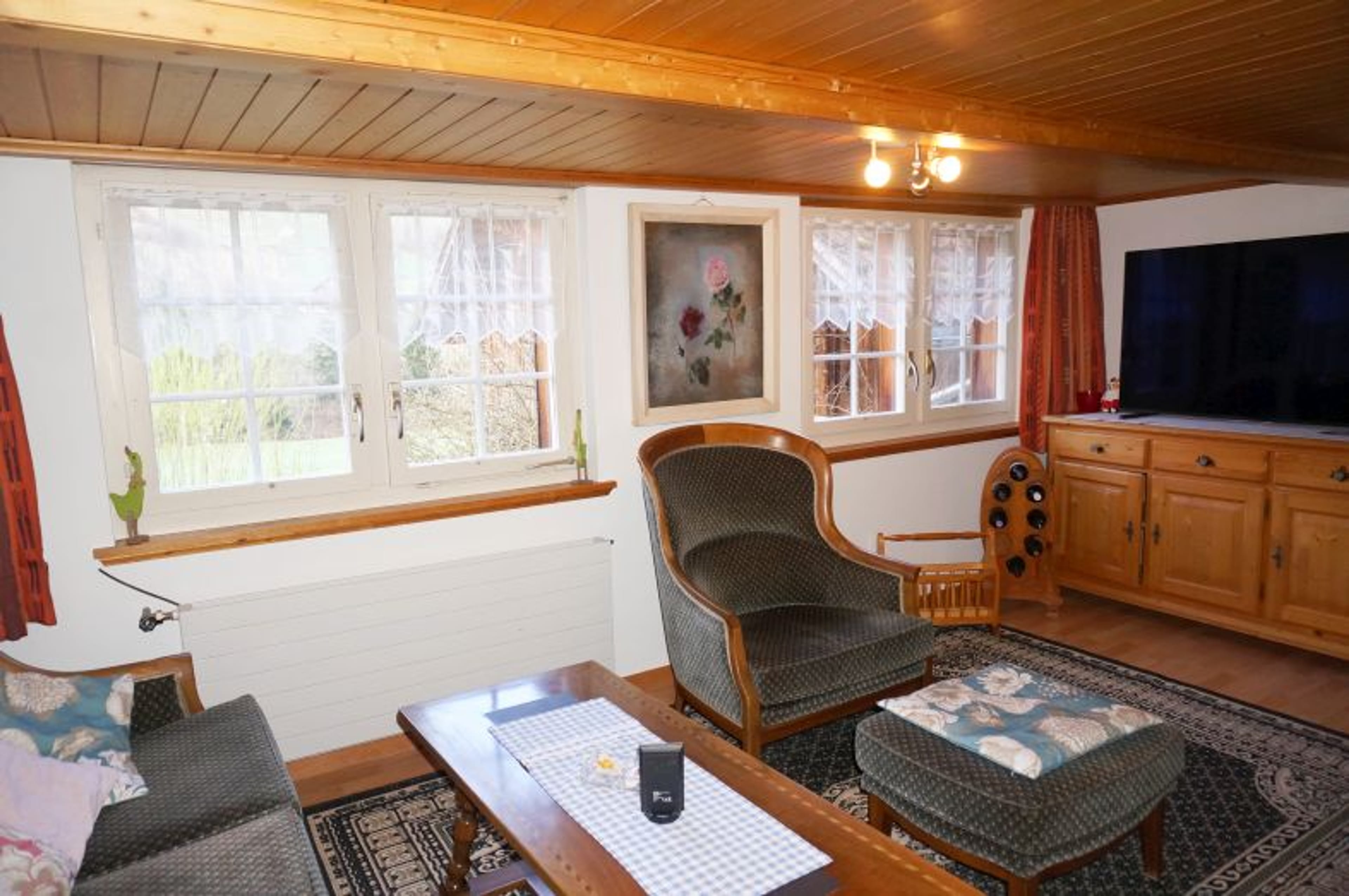 Ensemble mit Gasthaus, 2 Wohnungen & Scheune in Nesslau - kaufen - 52