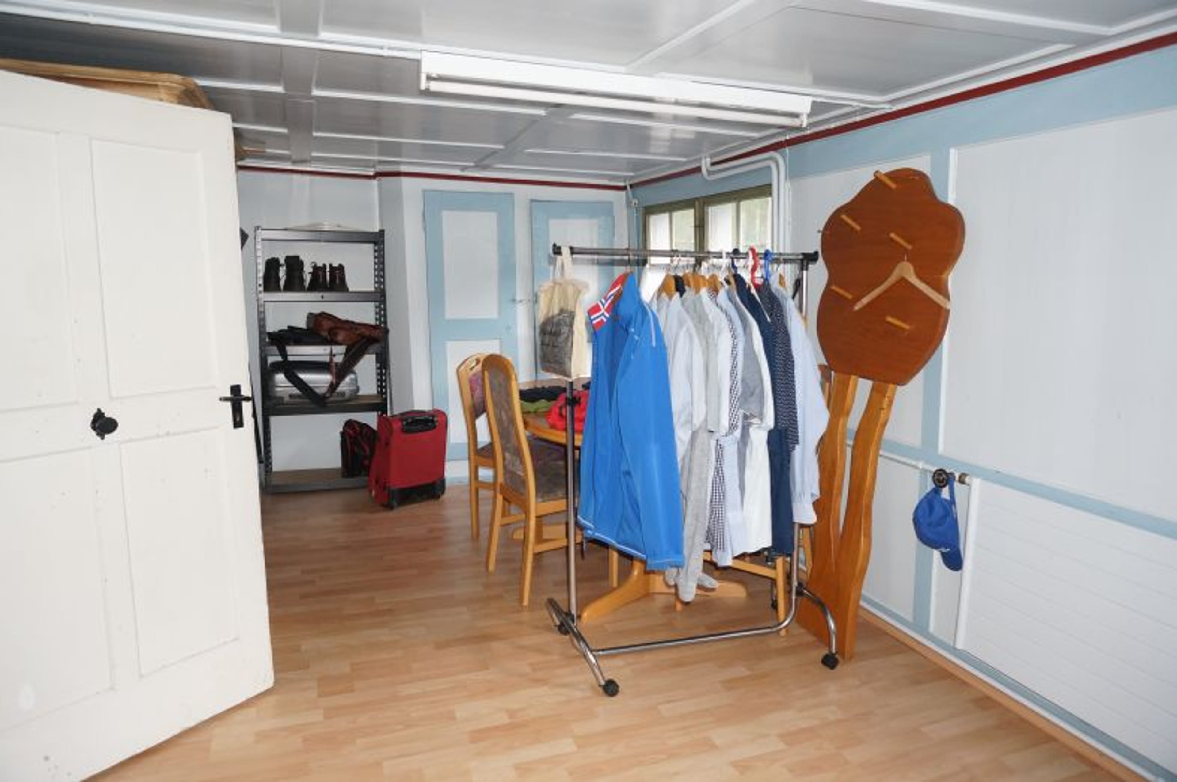 Ensemble mit Gasthaus, 2 Wohnungen & Scheune in Nesslau - kaufen - 45