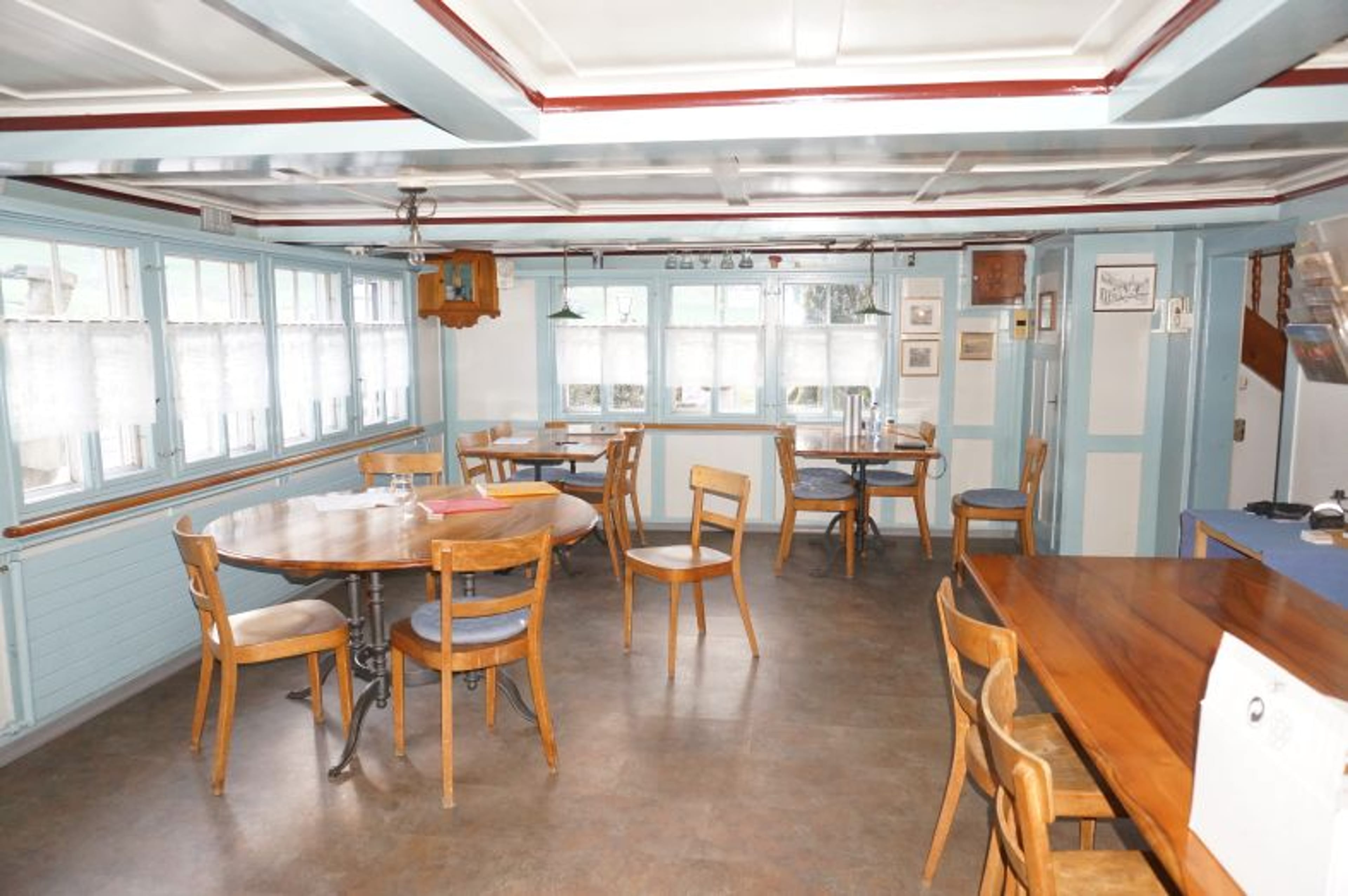 Ensemble mit Gasthaus, 2 Wohnungen & Scheune in Nesslau - kaufen - 41