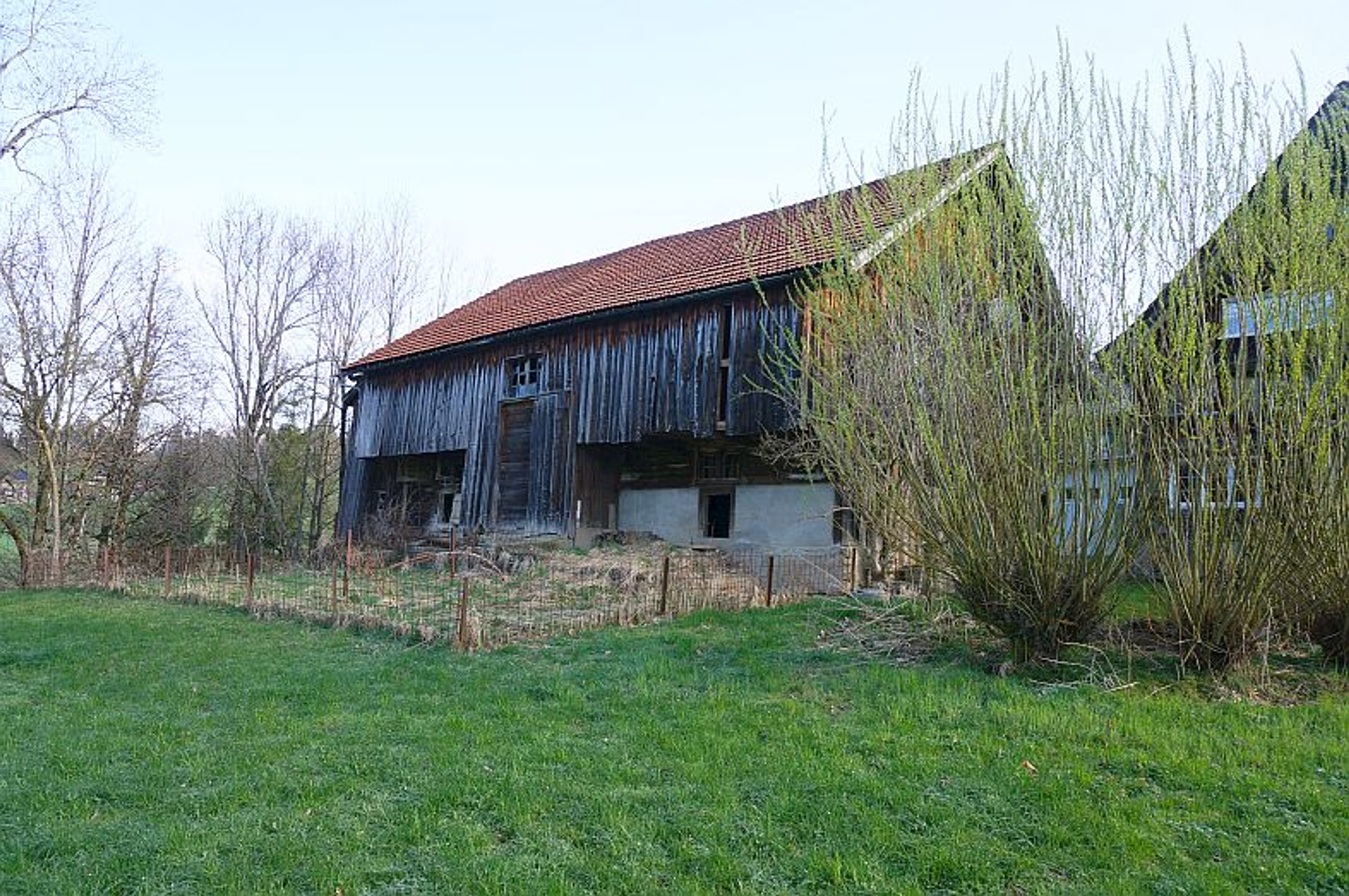 Ensemble mit Gasthaus, 2 Wohnungen & Scheune in Nesslau - kaufen - 17
