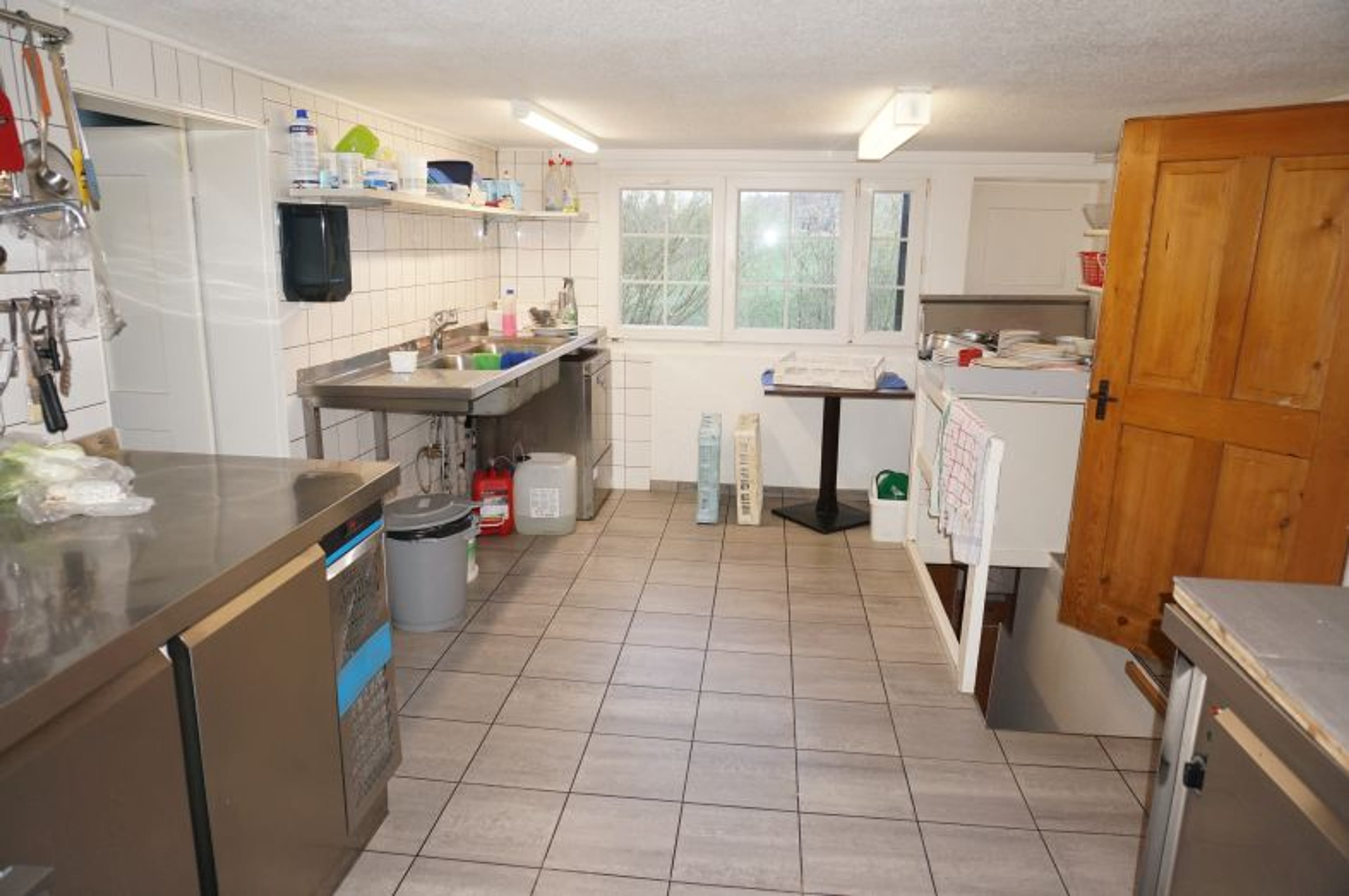 Ensemble mit Gasthaus, 2 Wohnungen & Scheune in Nesslau - kaufen - 39