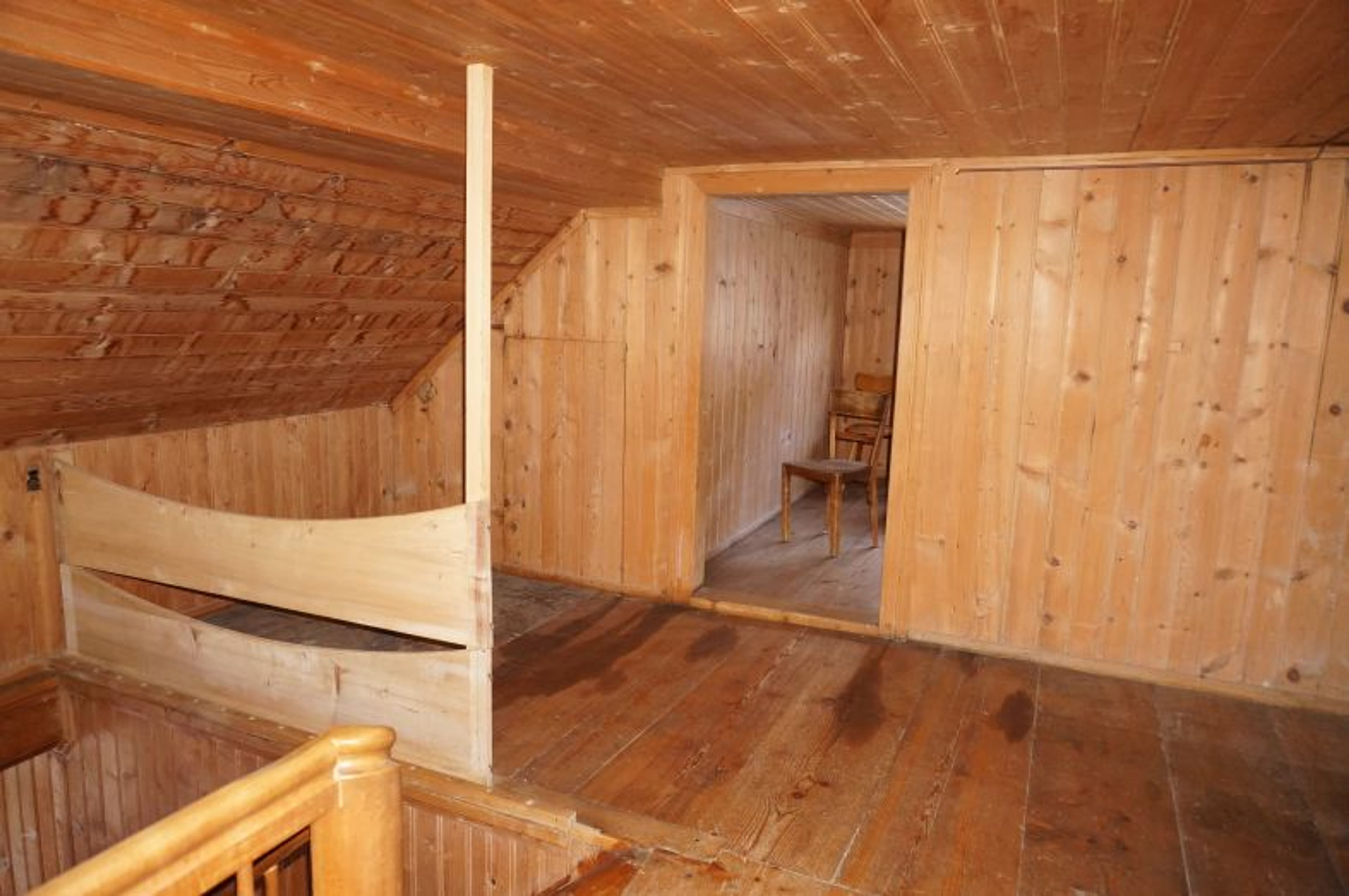 Ensemble mit Gasthaus, 2 Wohnungen & Scheune in Nesslau - kaufen - 24