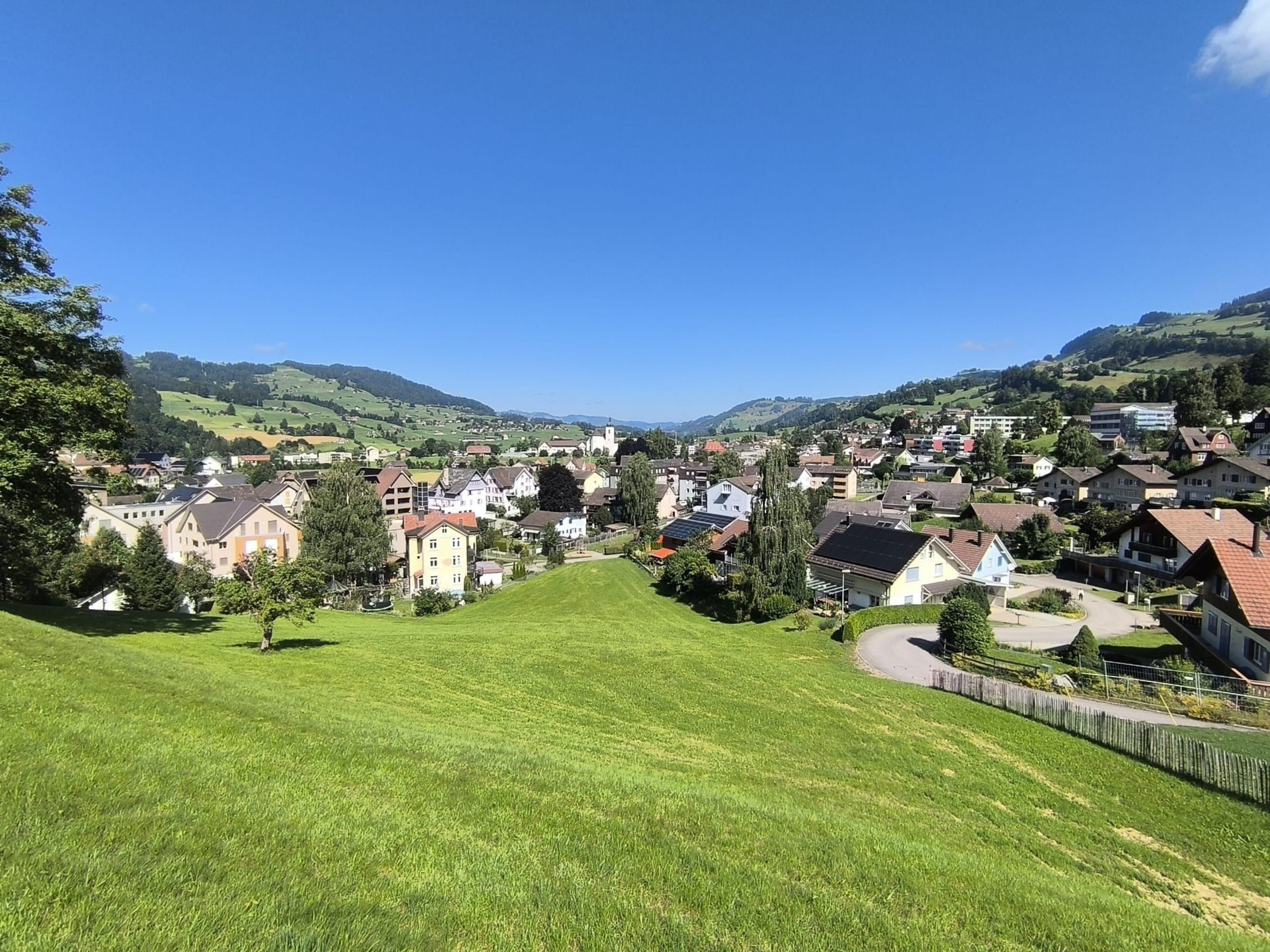Bauparzellen mit Weitsicht in Nesslau - sonnig und ruhig - Bild 1