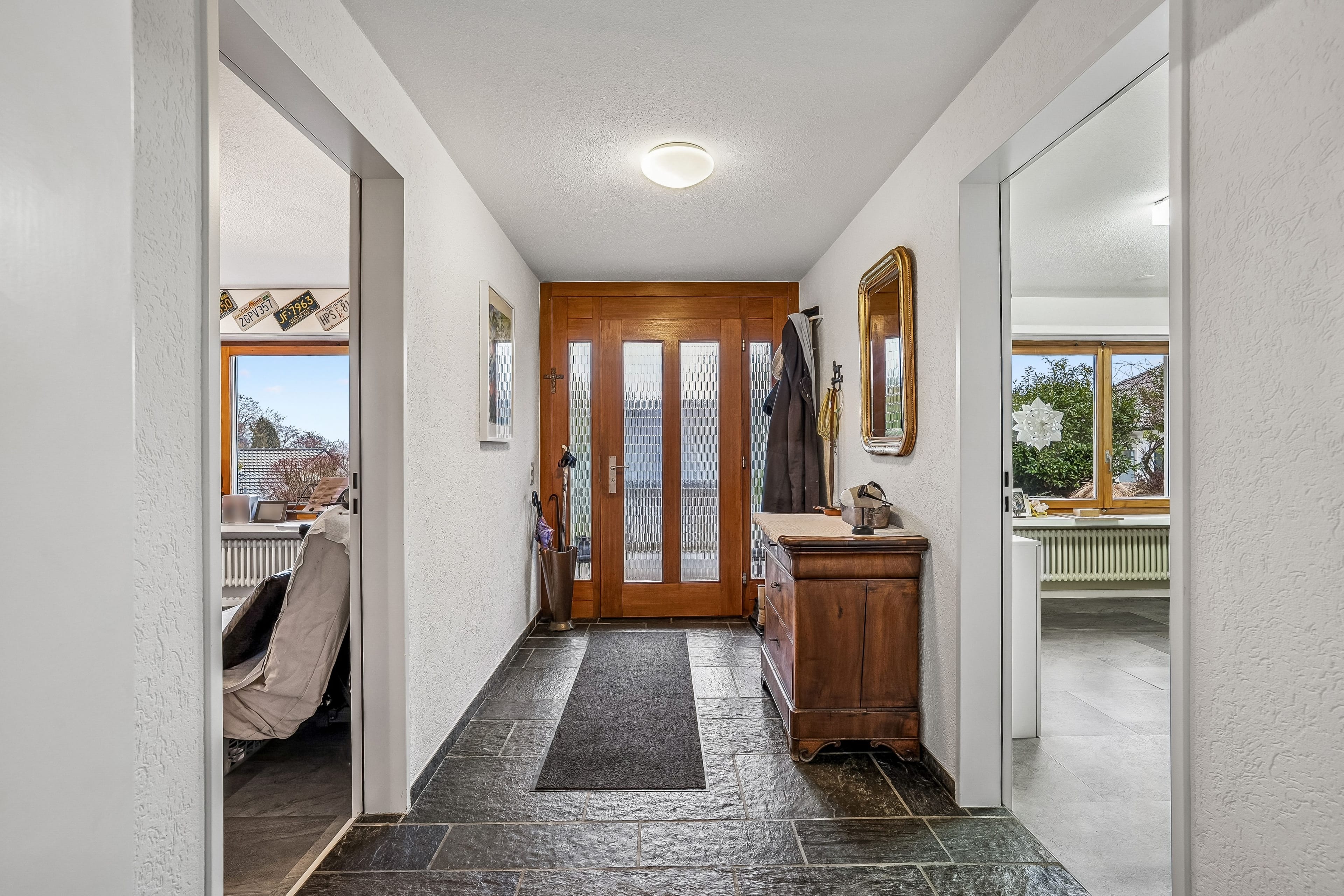 8-Zimmer-Haus mit Wintergarten und Panoramablick auf Gränichen & die Berge - 15