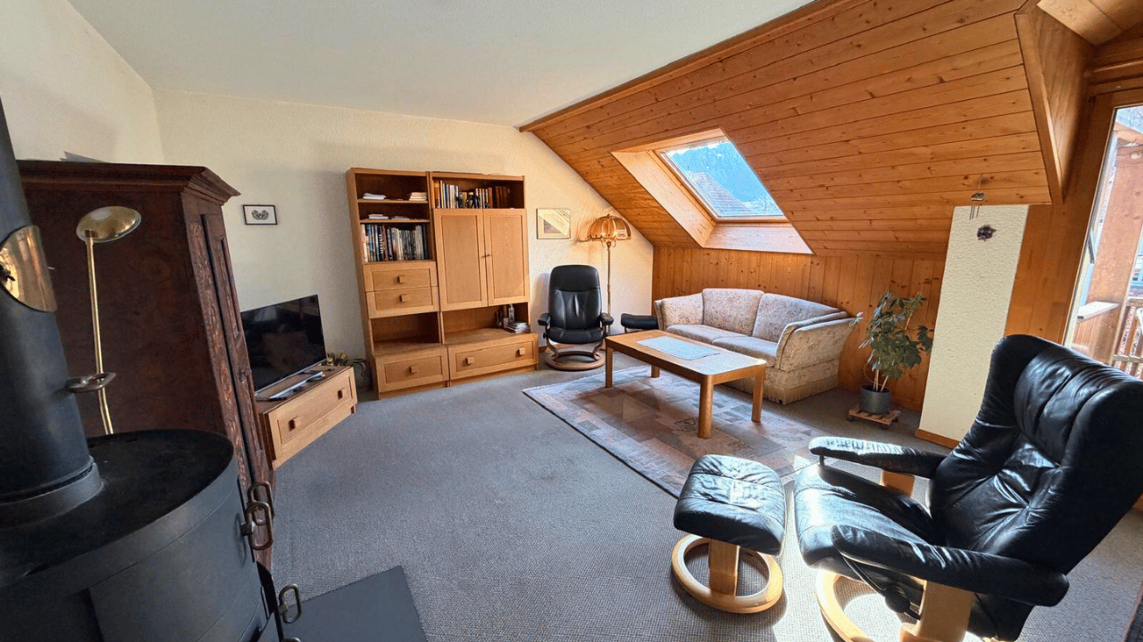 3.5-Zimmer-Dachwohnung mit Loggia und Ofen in Thun kaufen - Bild 5
