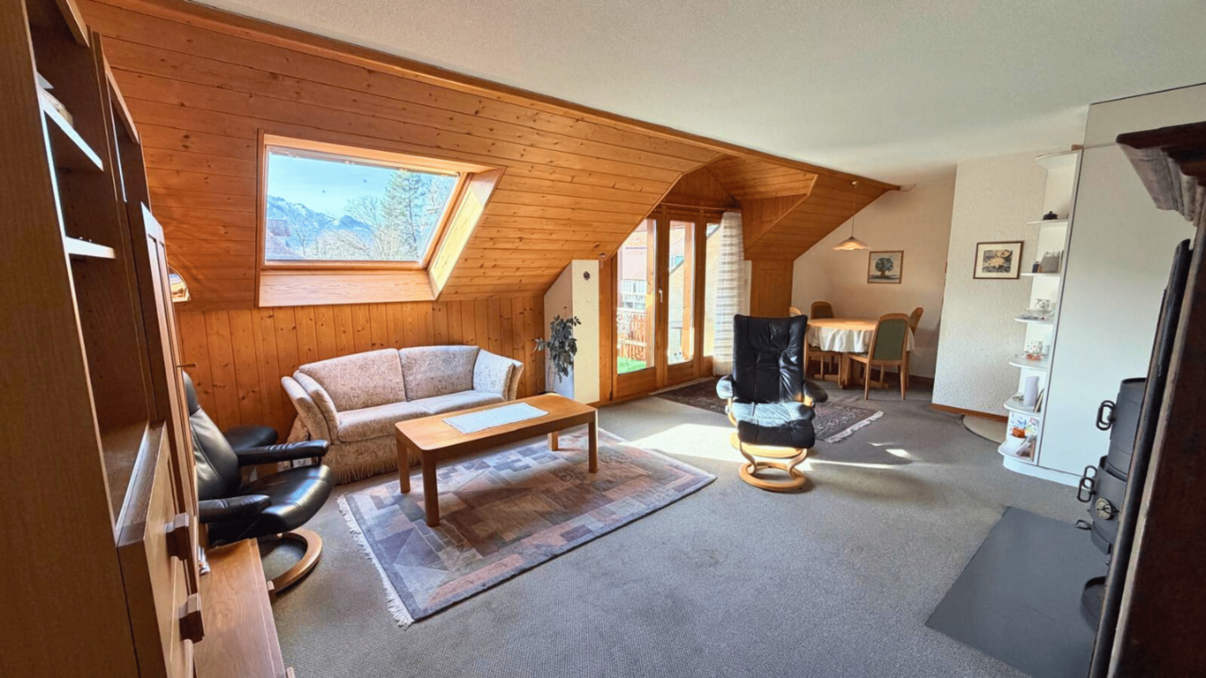 3.5-Zimmer-Dachwohnung mit Loggia und Ofen in Thun kaufen - Bild 3