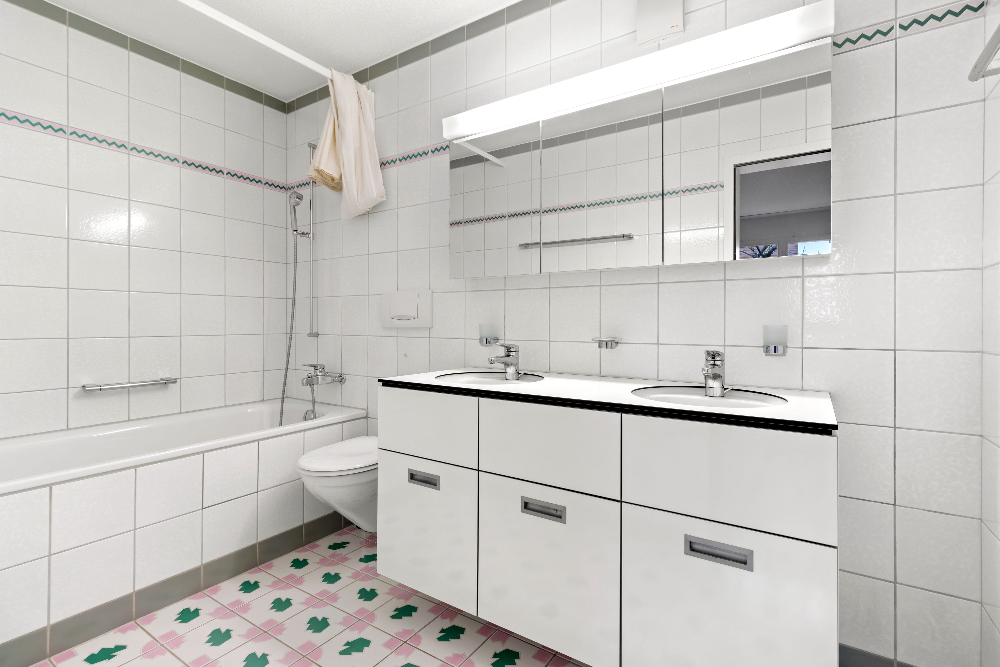 Grosszügiges Wohnen im 5½ Zimmer Reihenhaus in direkter Seenähe - Bild 8