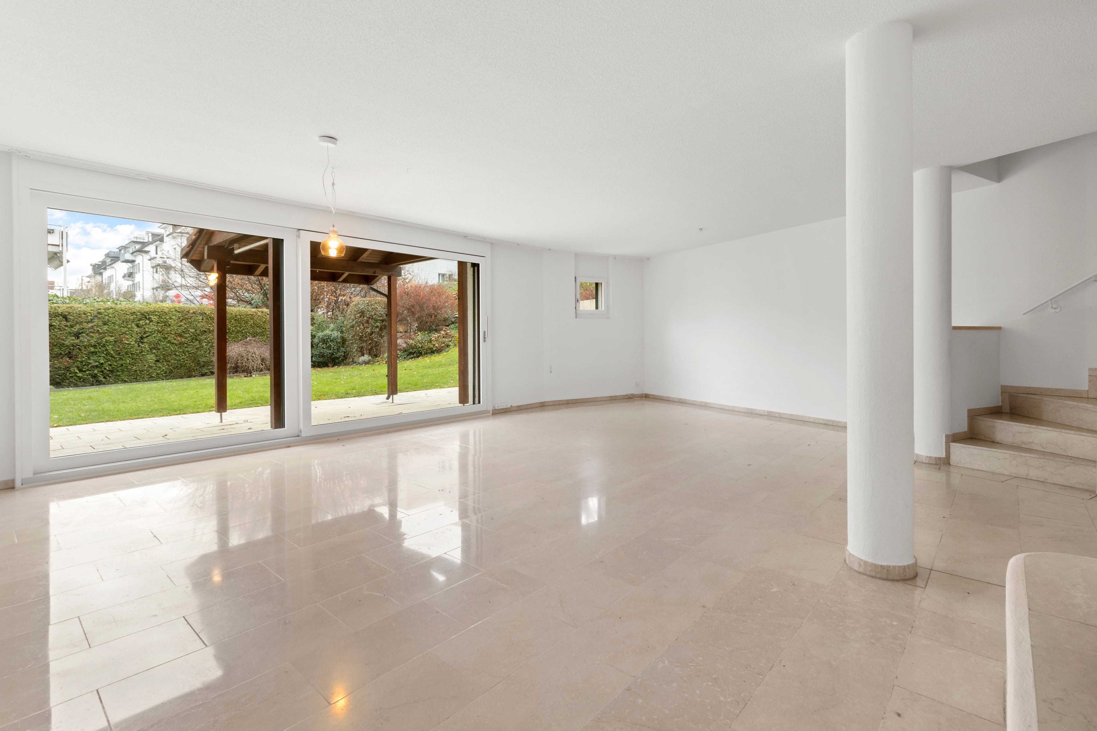 Grosszügiges Wohnen im 5½ Zimmer Reihenhaus in direkter Seenähe - Bild 4