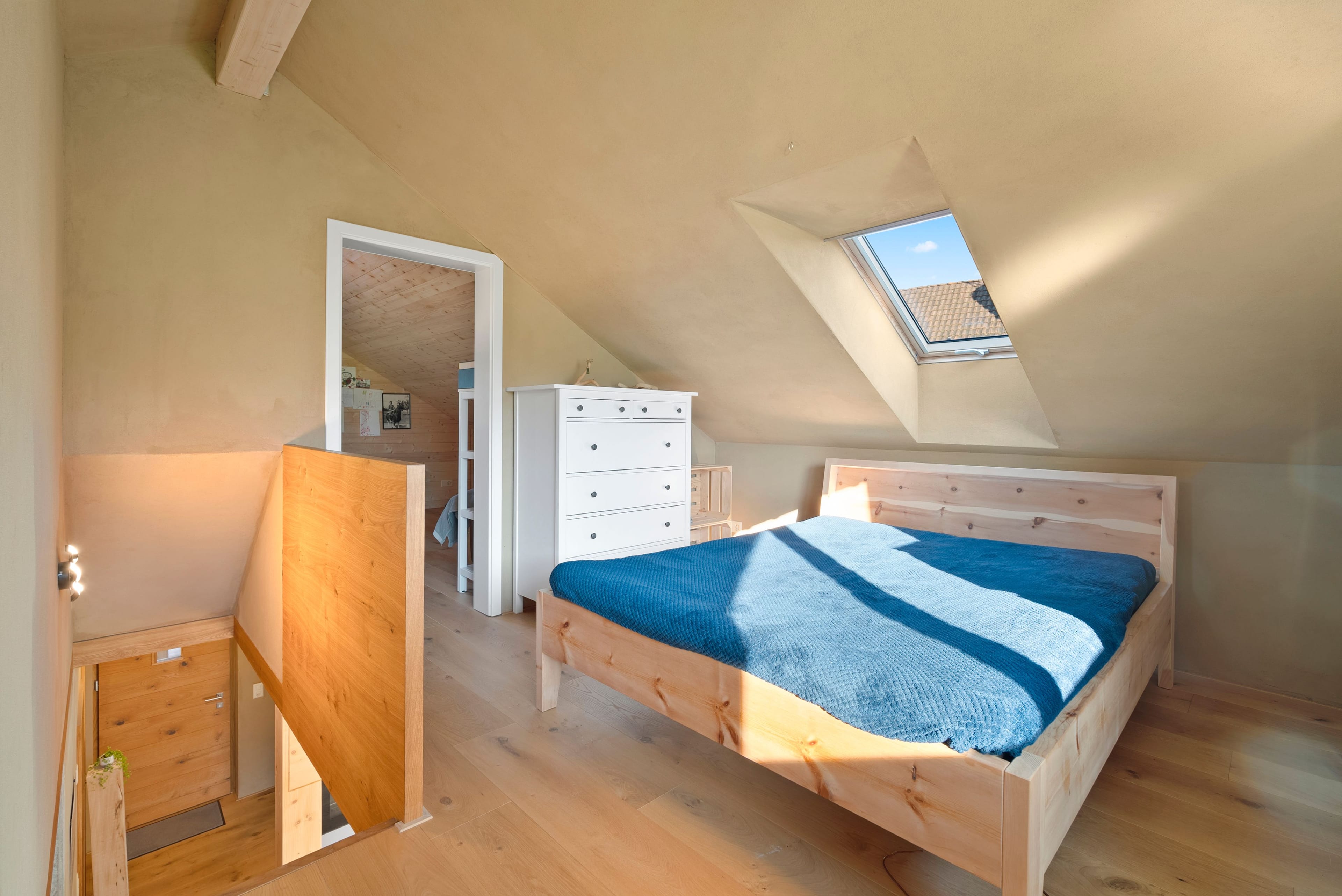 Freistehendes 3-Zimmer-Holzhaus mit Weitsicht in Galgenen - Bild 9
