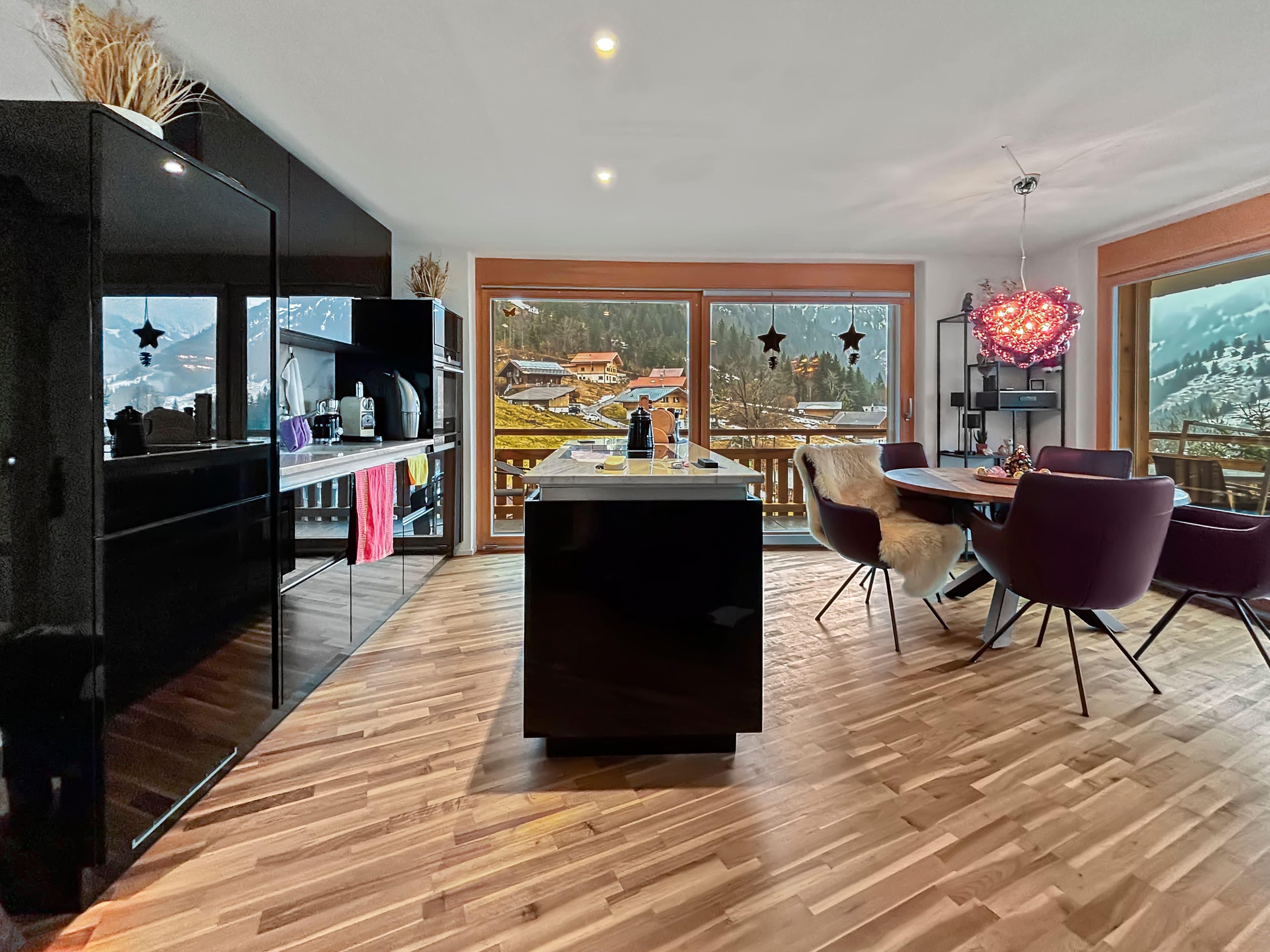 4.5-Zimmer-Wohnung mit Panoramasicht im Kiental - Bild 3