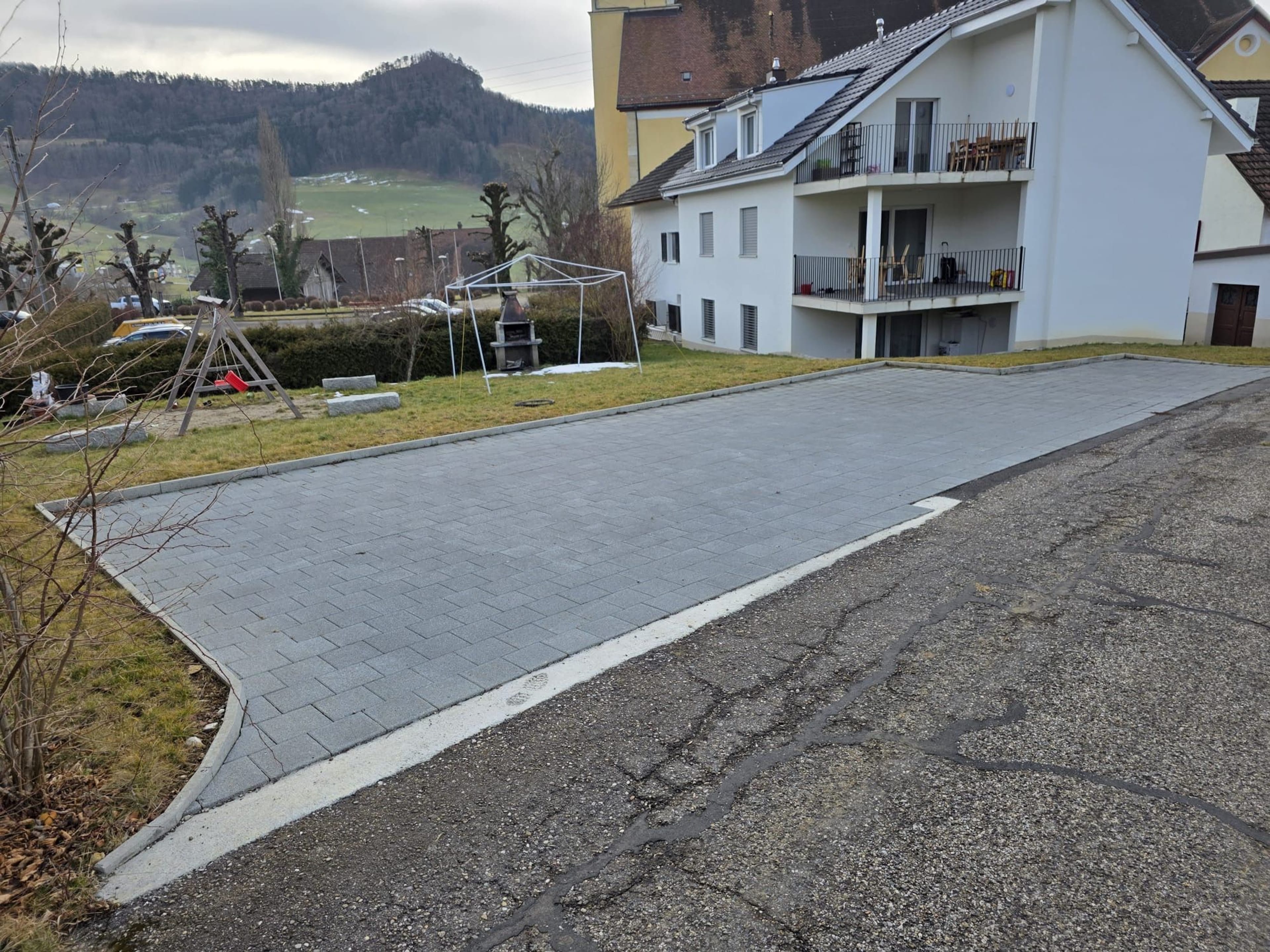 6 Aussenparkplätze, neu und eben - mieten in Zullwil SO - Bild 1