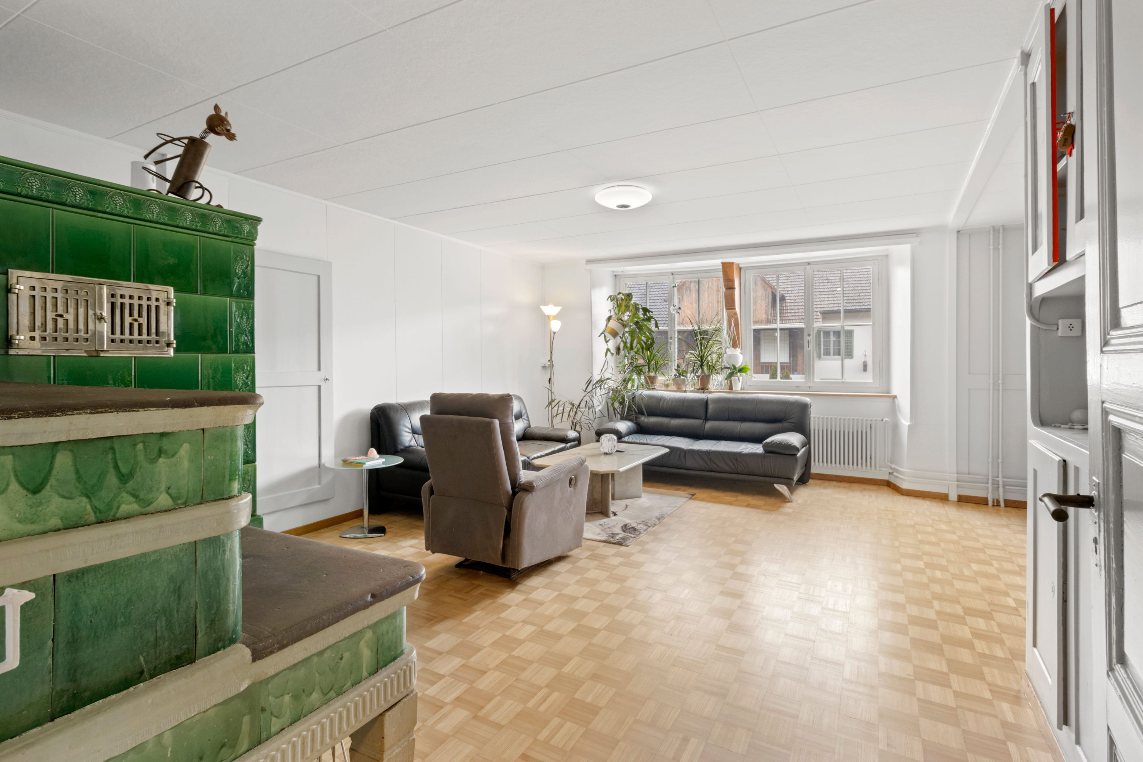 9-Zimmer Reihenmittelhaus an ruhiger und ländlicher Lage - Bild 1