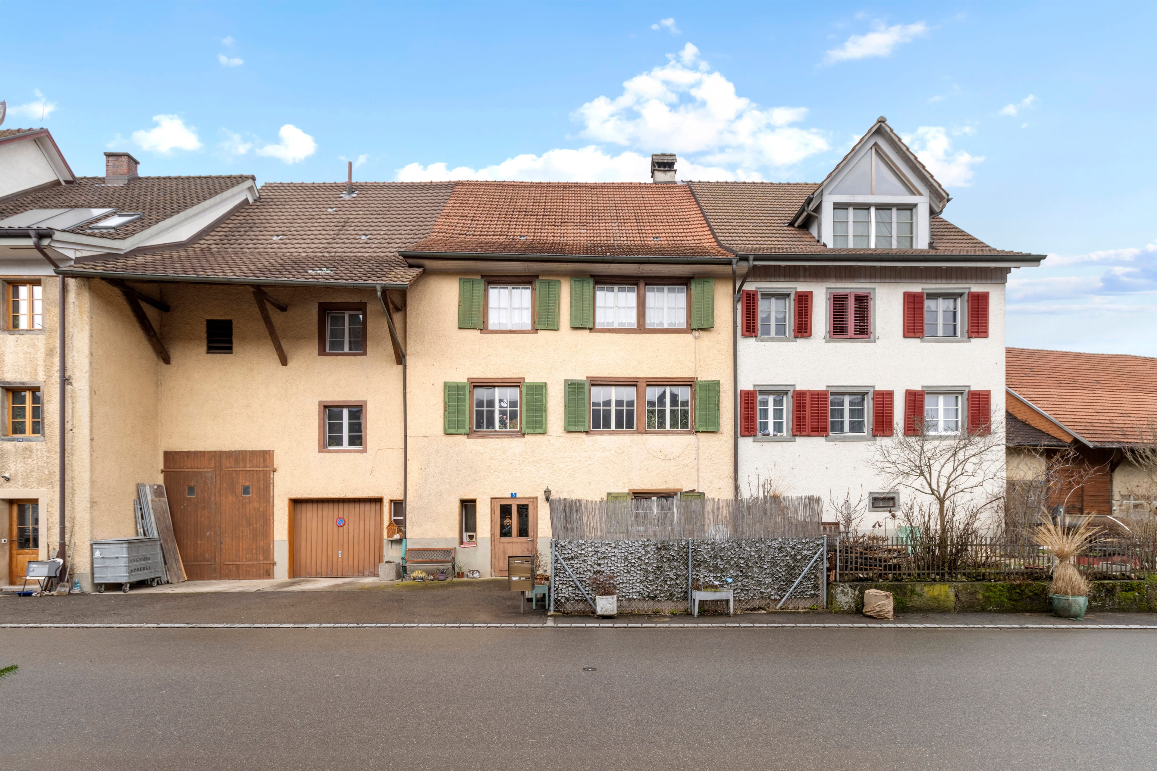 Charmantes 9-Zimmer-Reihenhaus mit Garage in Trasadingen kaufen - 12