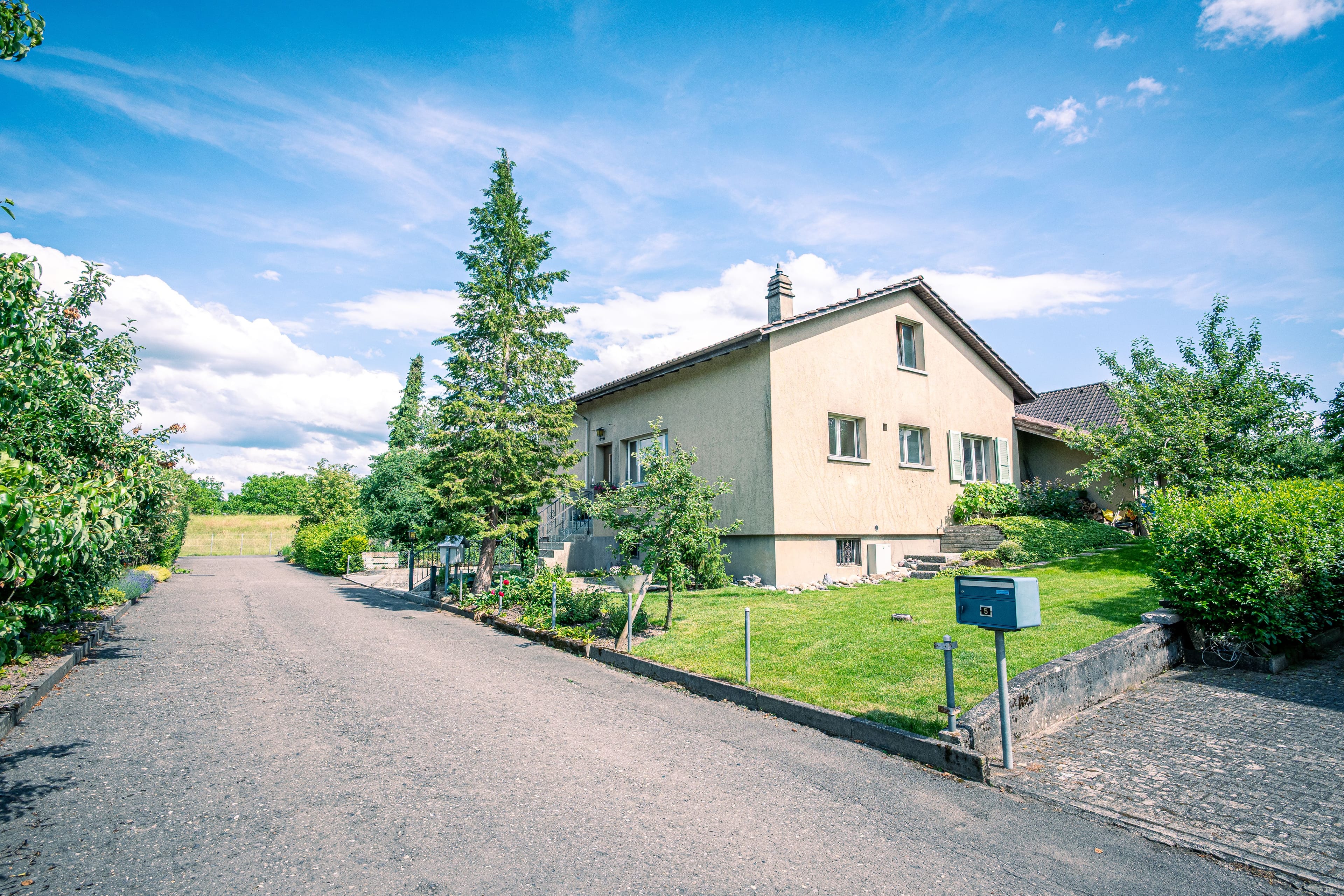 5.5-Zi. EFH in Uetendorf mit grossem Garten & Ausbaupotential - 3