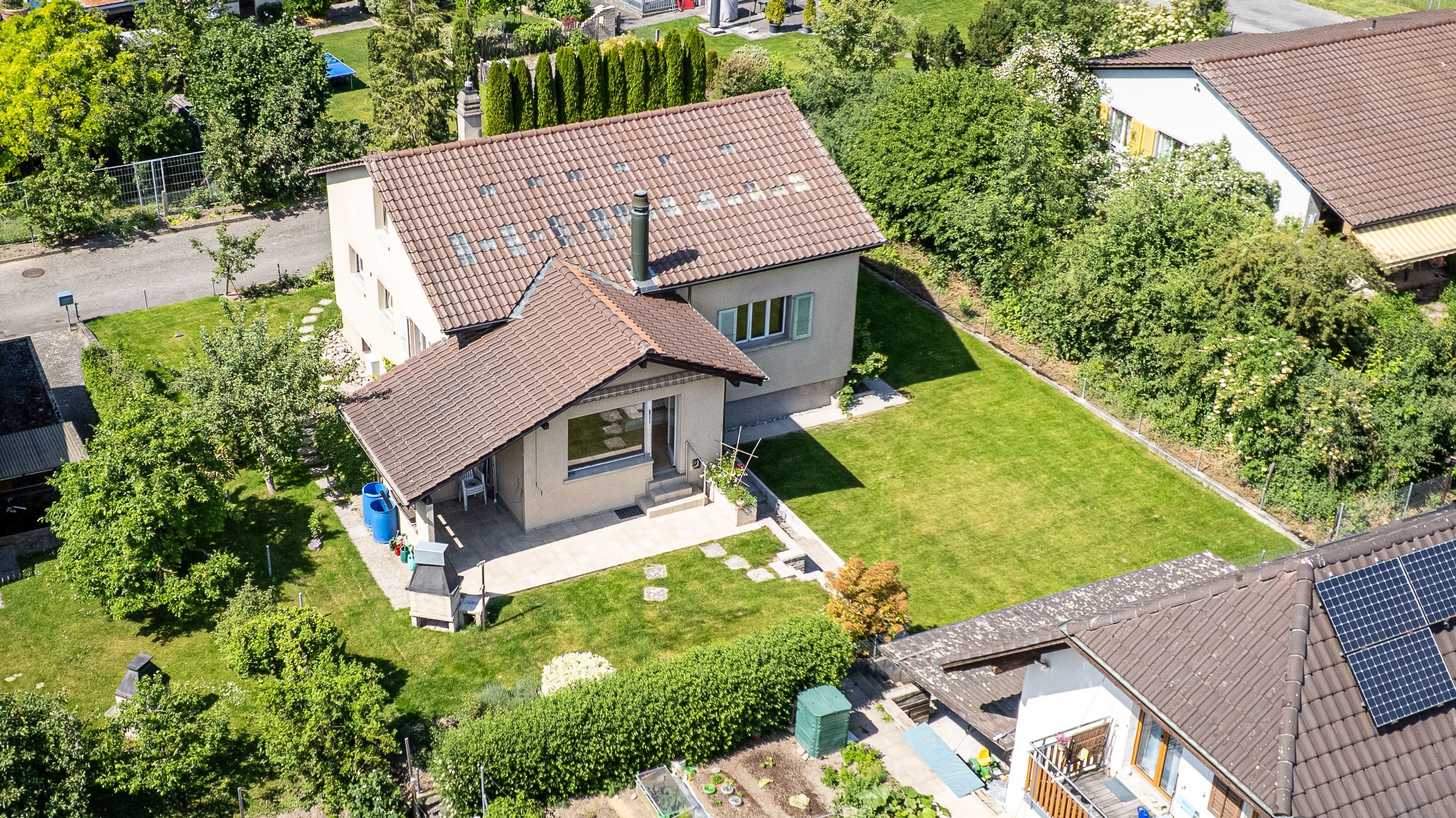 5.5-Zi. EFH in Uetendorf mit grossem Garten & Ausbaupotential - 2