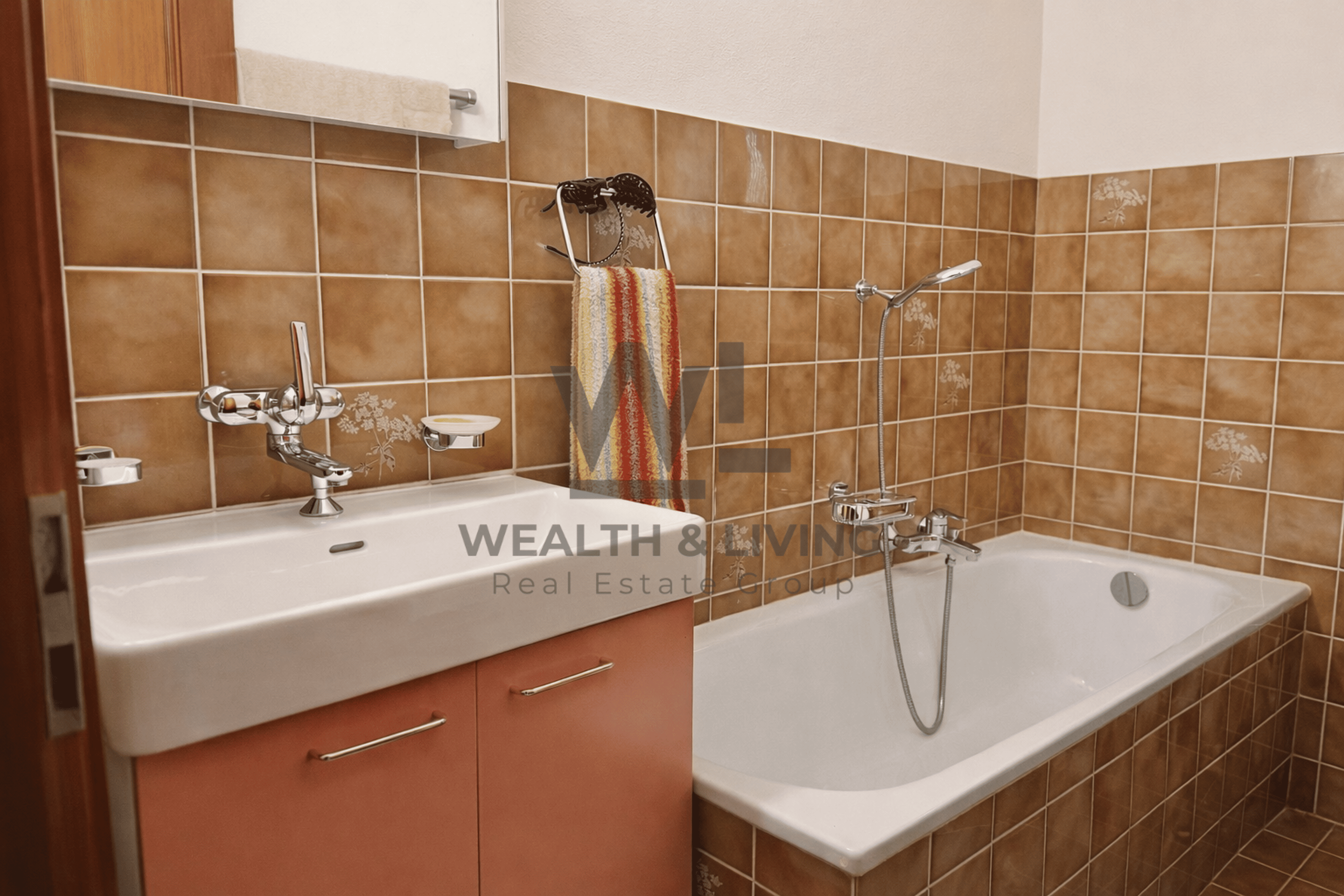 Chalet con terreno edificabile di 1387 m² e garage - Bild 7