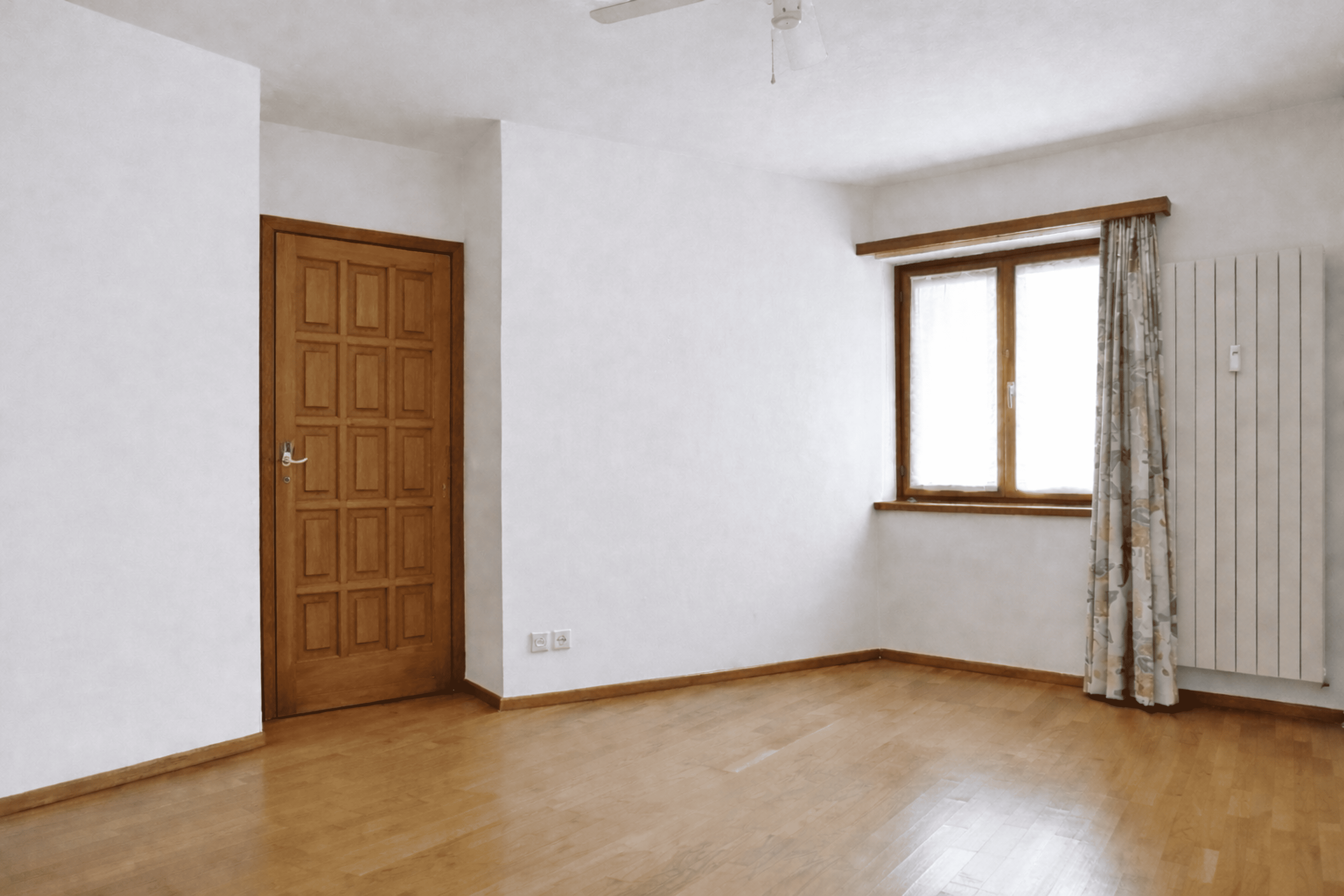 6-Zi.-Attika-Duplex mit Garten, Lift und Dachboden in Losone - hell und grosszügig - 7