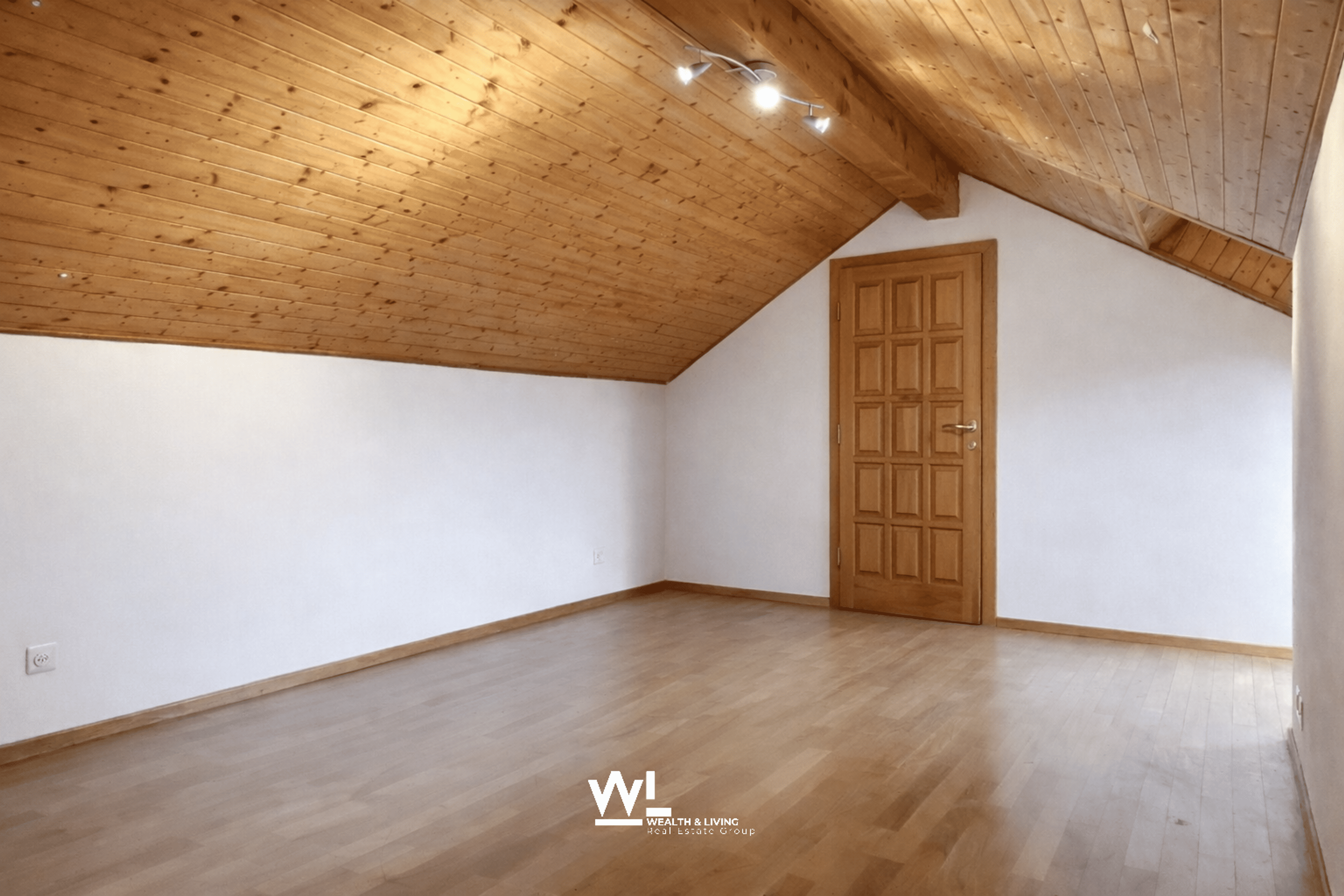 6-Zi.-Attika-Duplex mit Garten, Lift und Dachboden in Losone - hell und grosszügig - 7