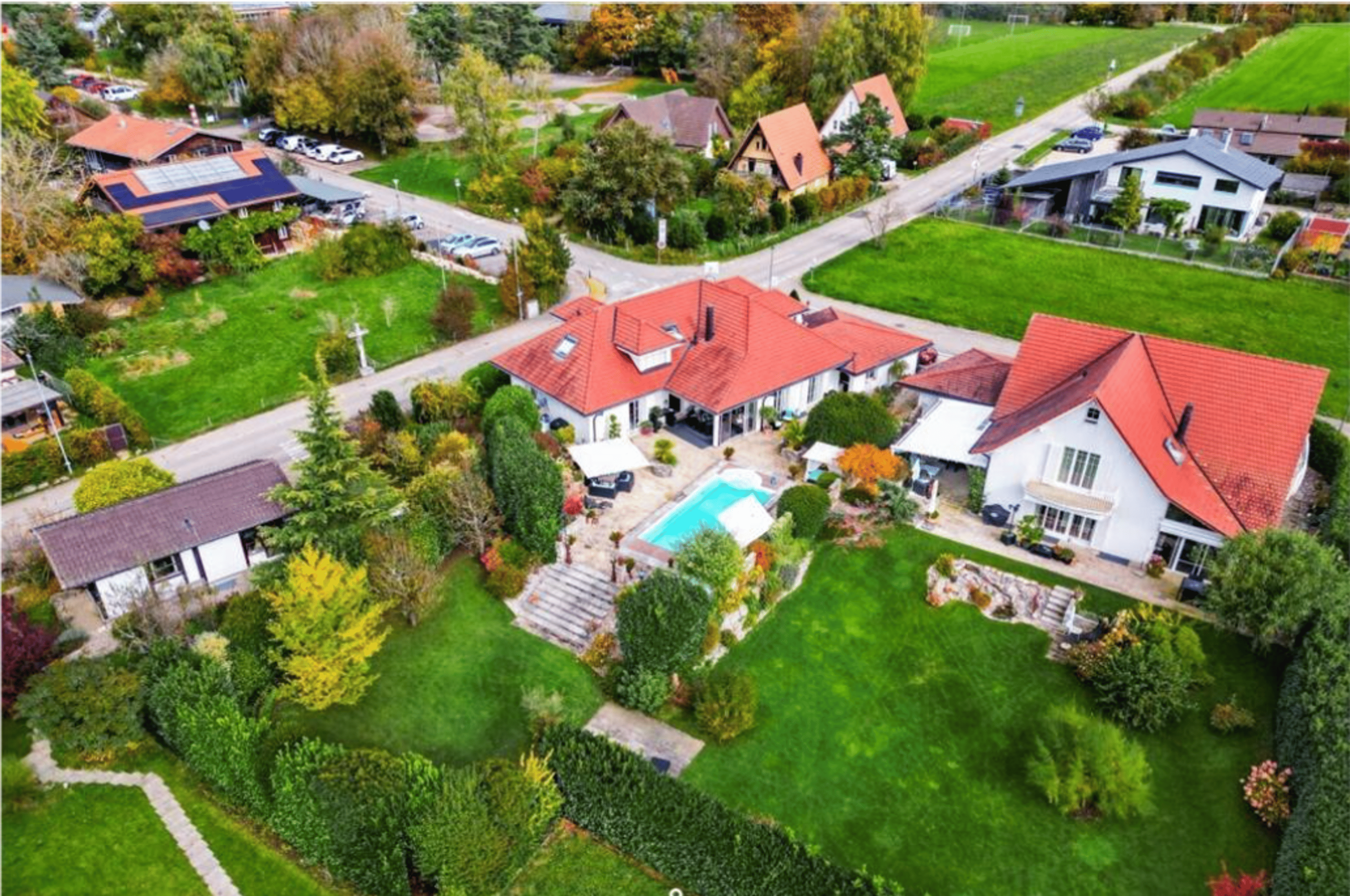 5.5-Zi.-Einfamilienhaus mit Pool und Bauparzelle in Gempen - Bild 2