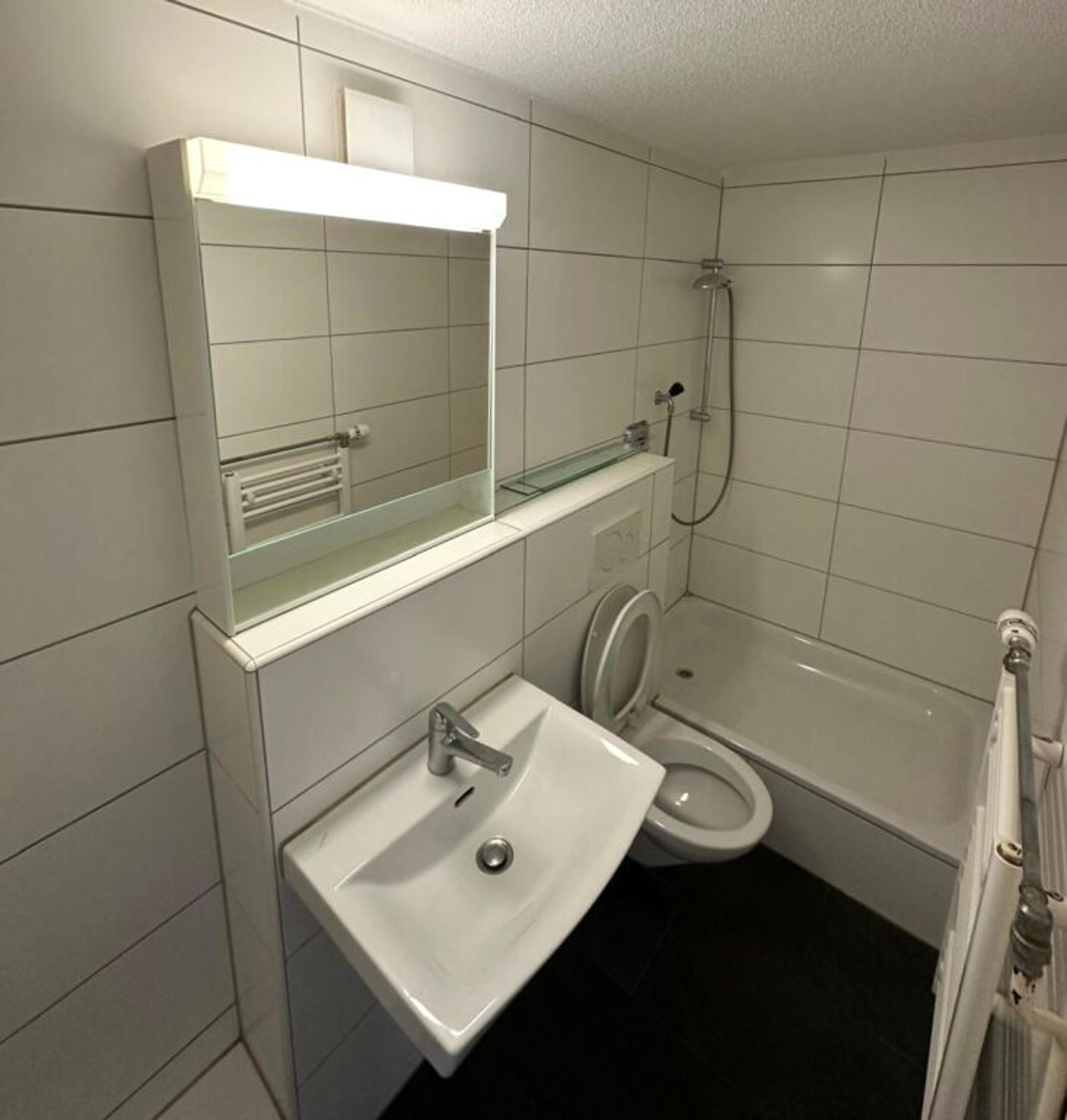MFH mit 10 Whg + Gewerbe, totalsaniert, zentral in Biel - Bild 9