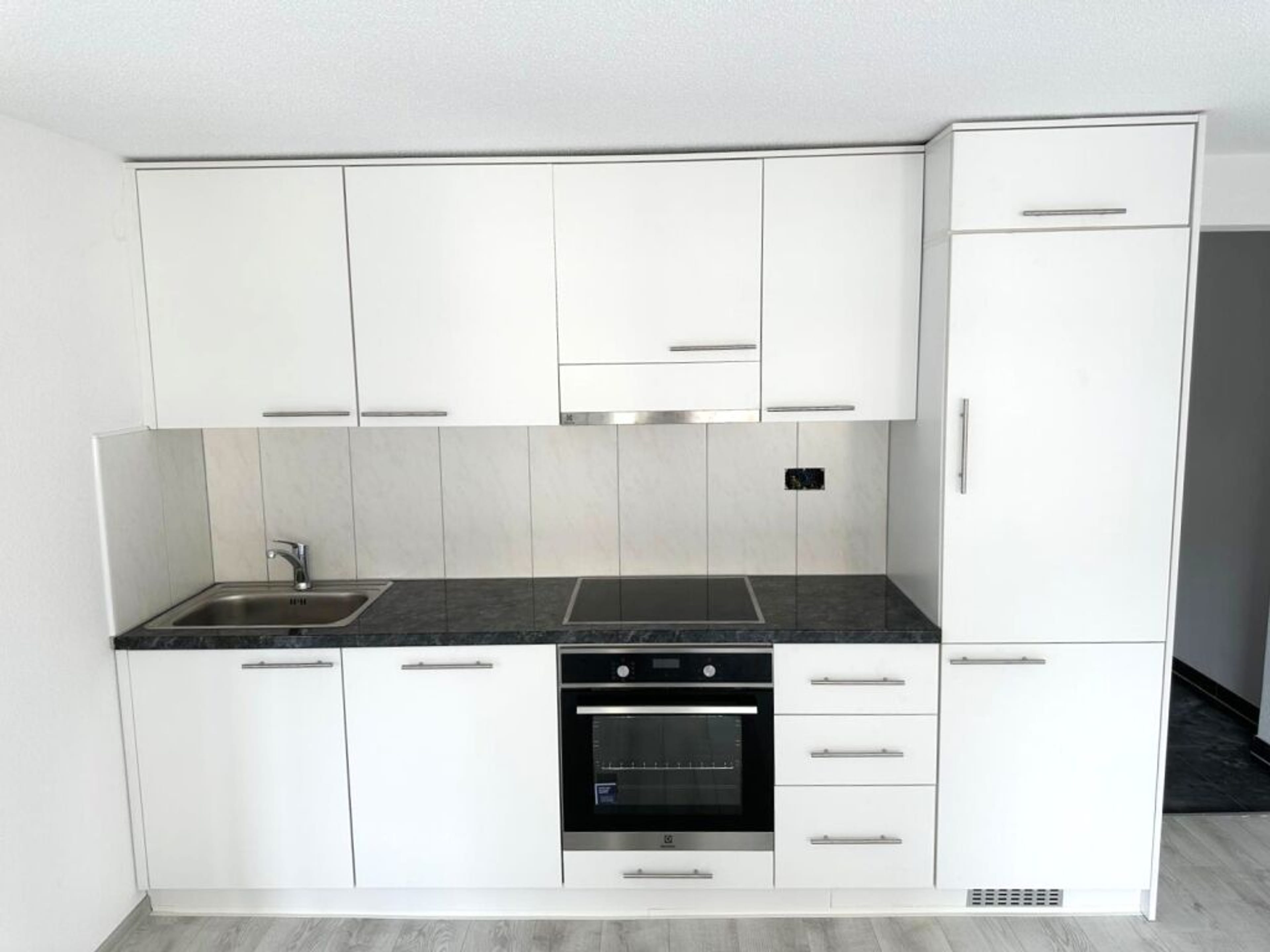 MFH mit 10 Whg + Gewerbe, totalsaniert, zentral in Biel - Bild 4