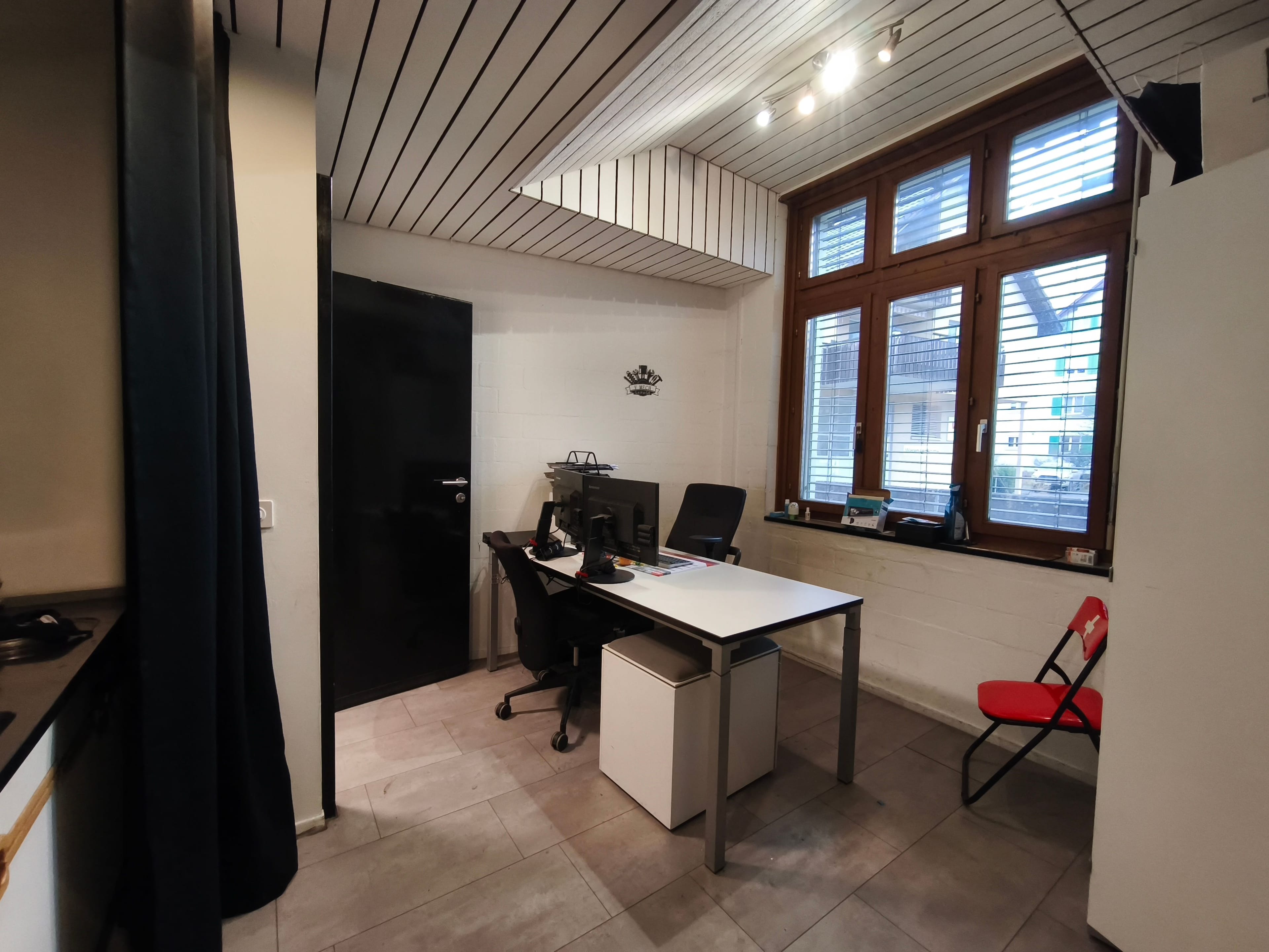 Grosszügige 150 m² Werkstatt mit Büro in Freienstein-Teufen mieten - Bild 2