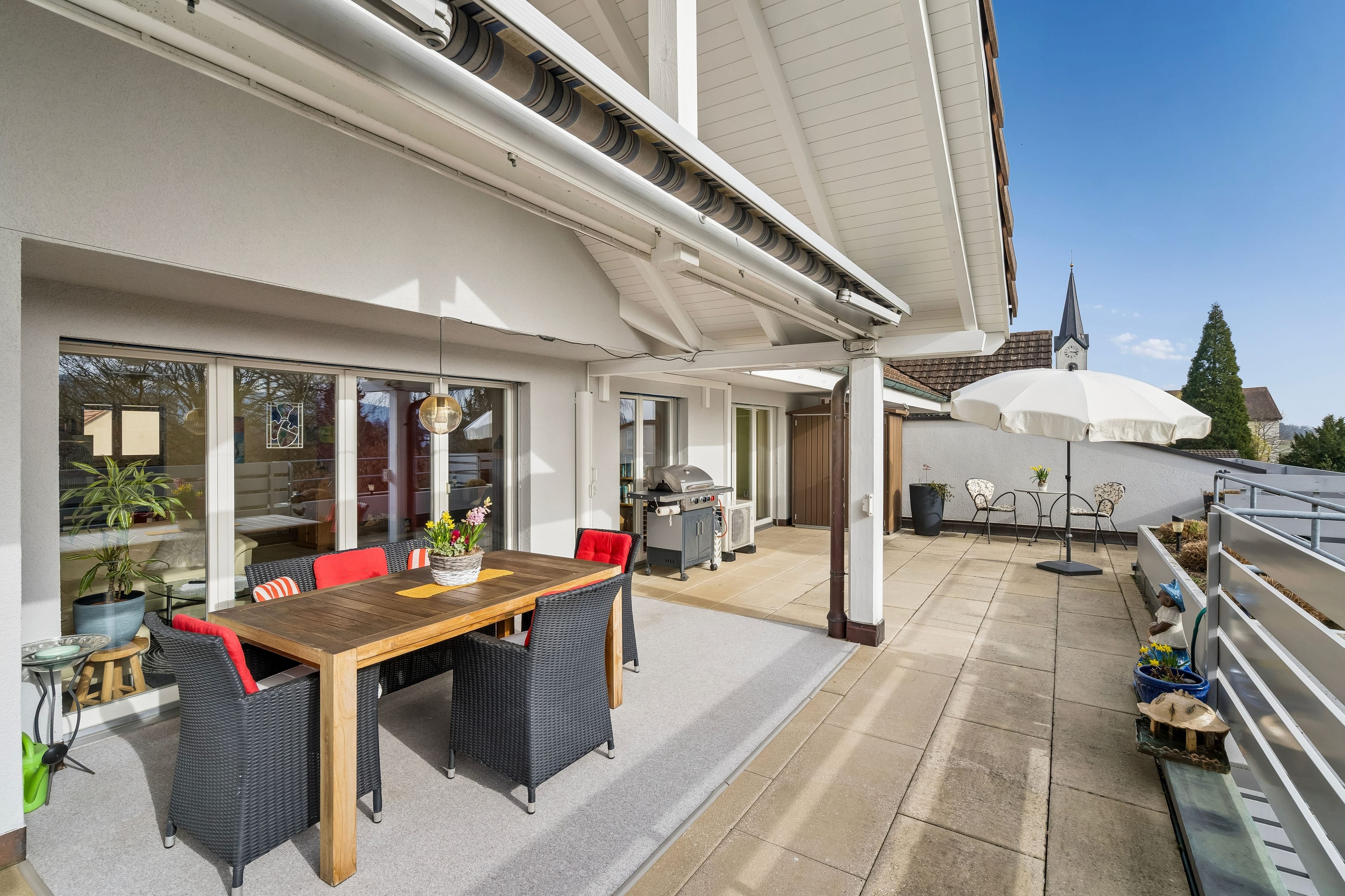 5.5-Zimmerwohnung mit grosser Terrasse in Dottikon - Bild 1
