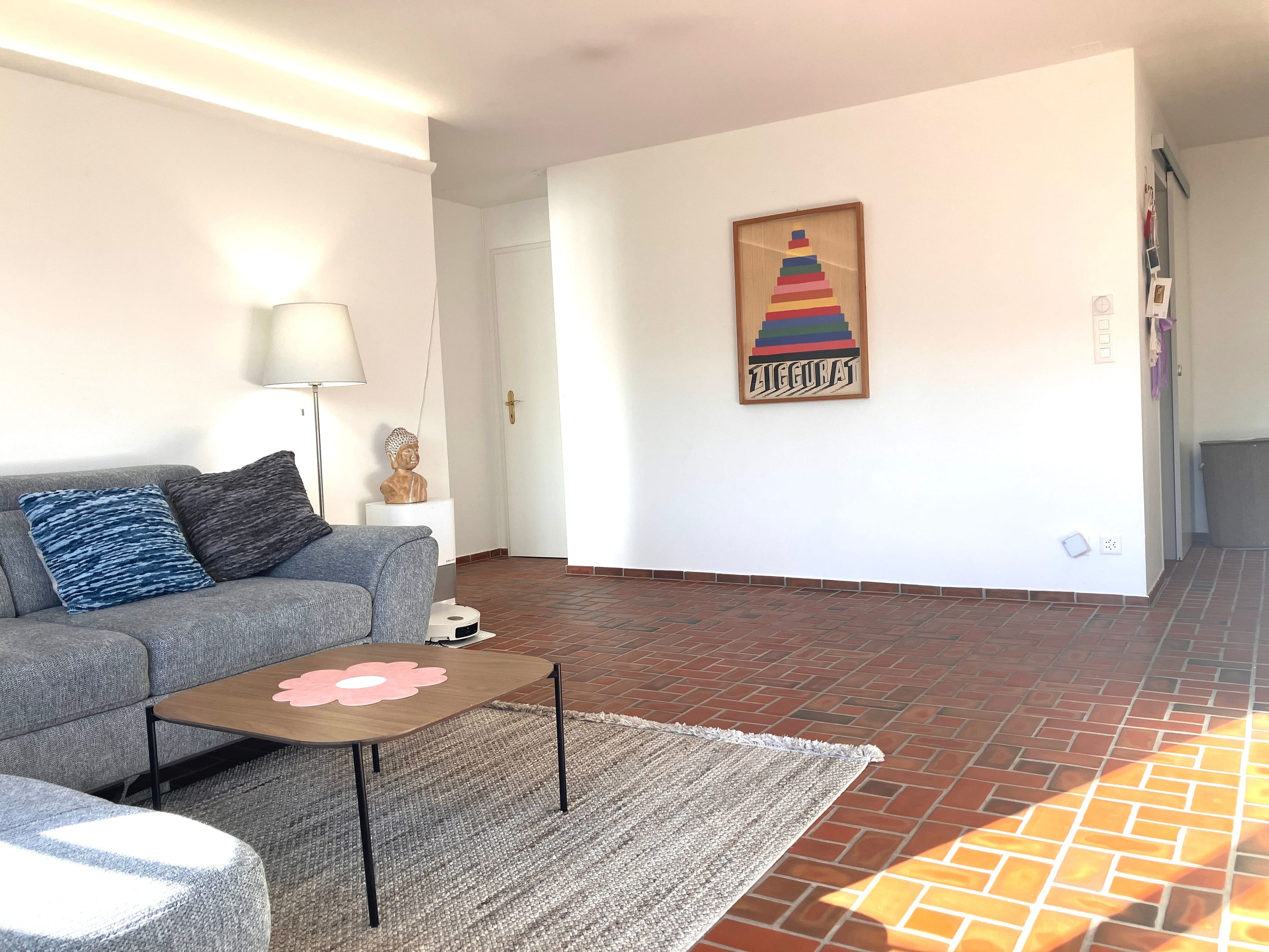 Sonnige 3.5-Zi.-Wohnung mit verglastem Balkon – Nähe Bodensee - Bild 2