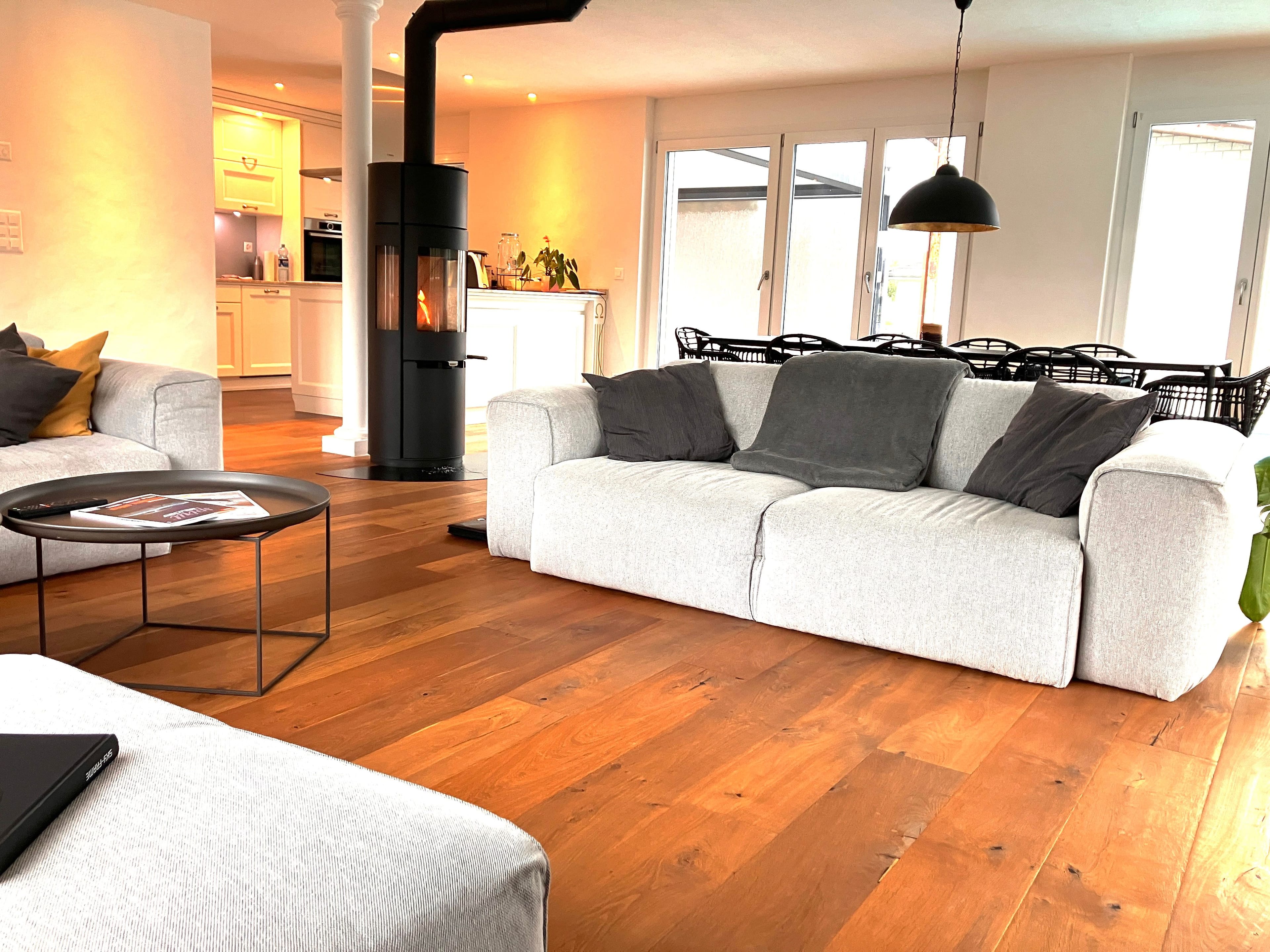 5.5-Zimmer Eckhaus mit Pool - modern wohnen in Neuwilen - Bild 2