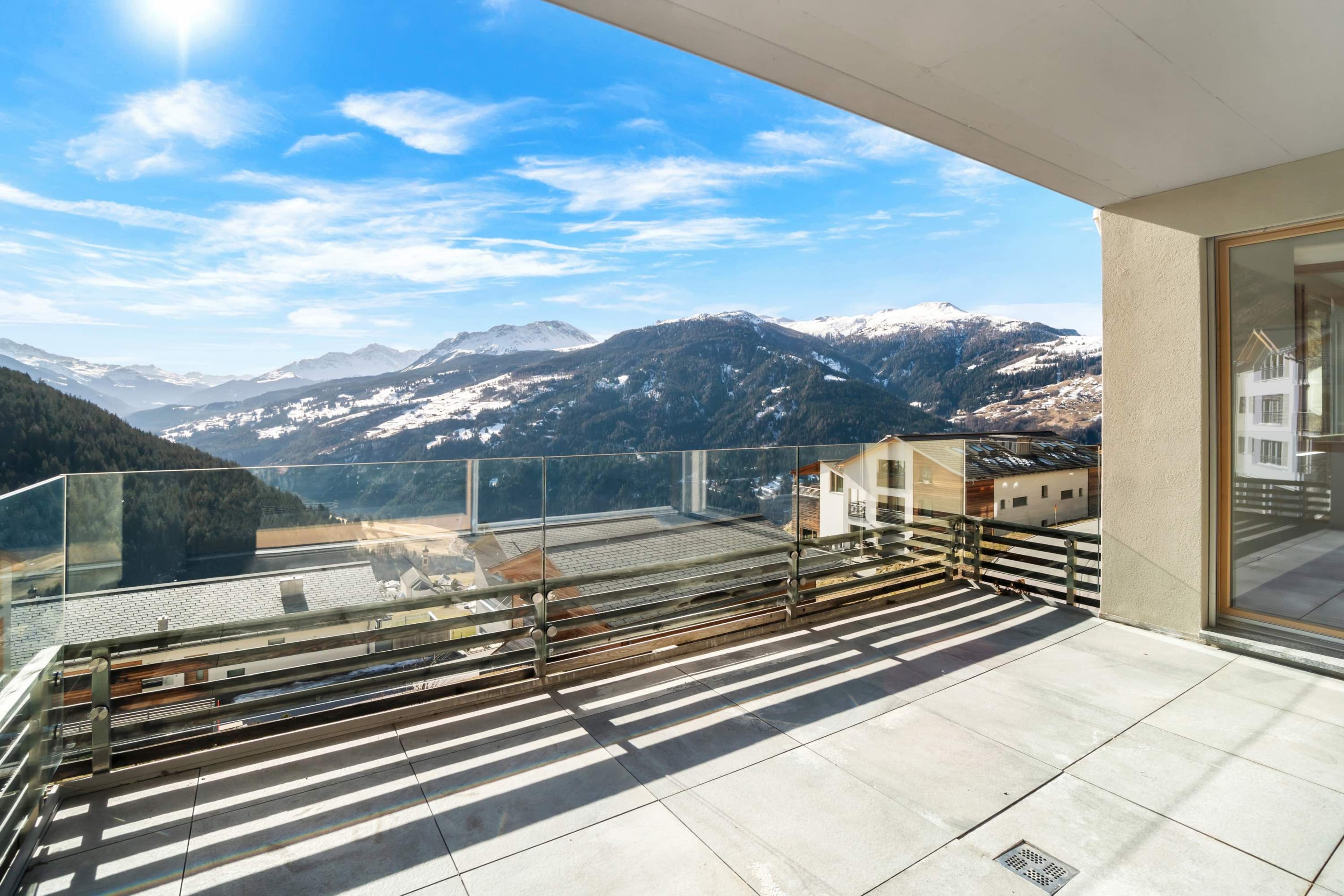 MODERNE ZWEITWOHNUNG MIT PANORAMABLICK