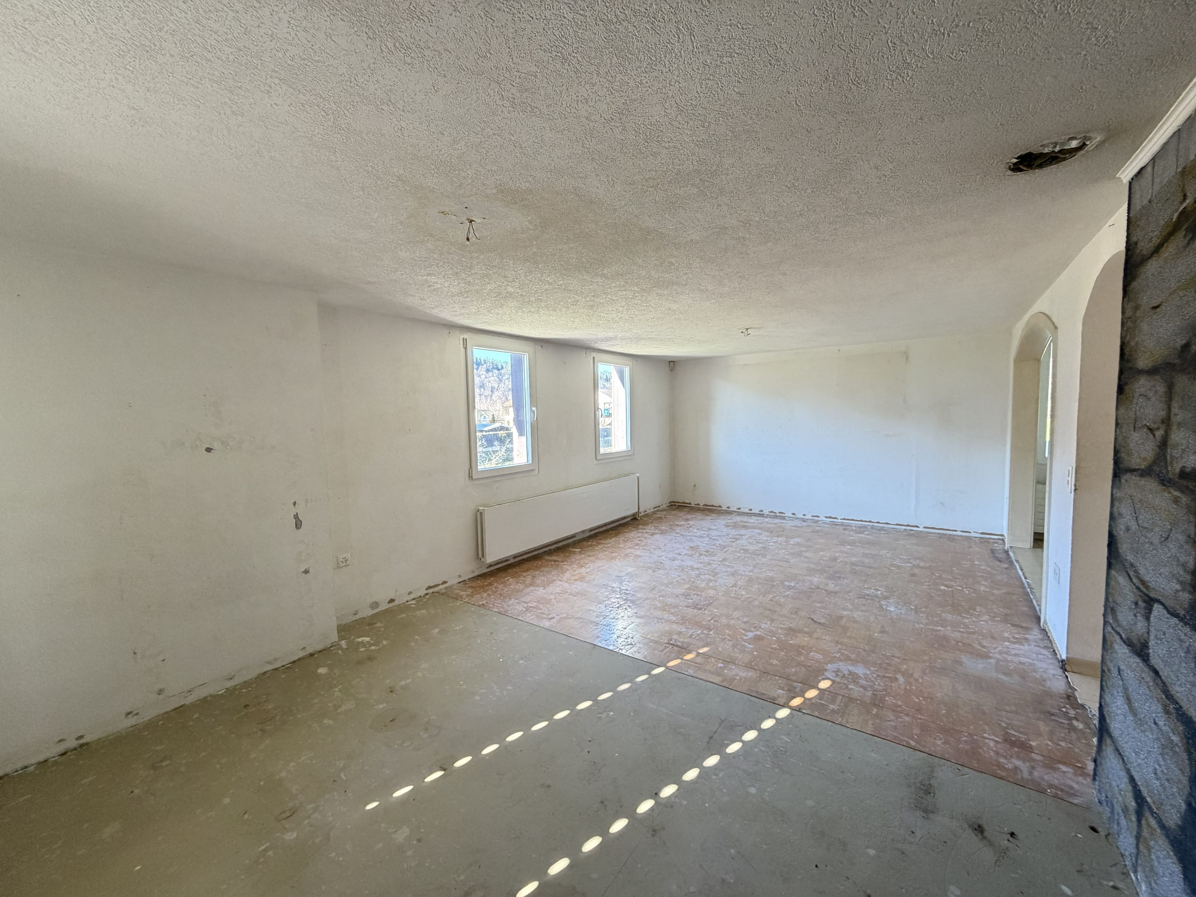 5.5-Zi.-Einfamilienhaus sucht Handwerker - Bild 3