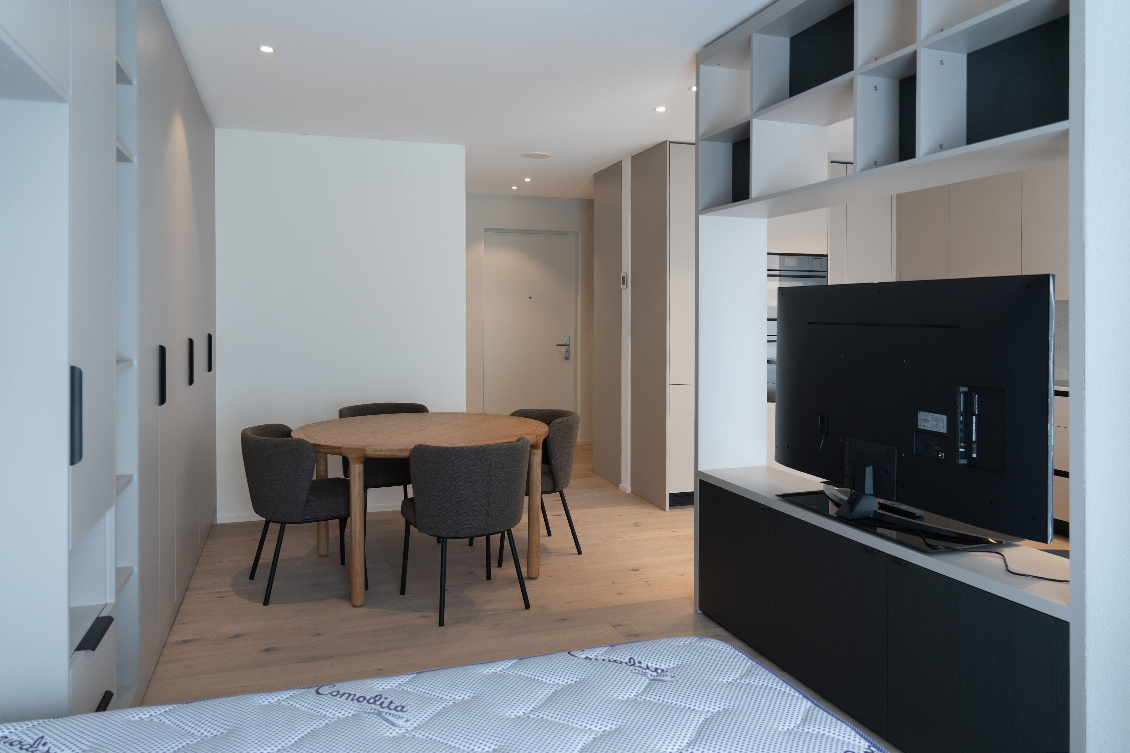 1.5-Zimmer, möbliert, Balkon - direkt am Bahnhof Killwangen - 13
