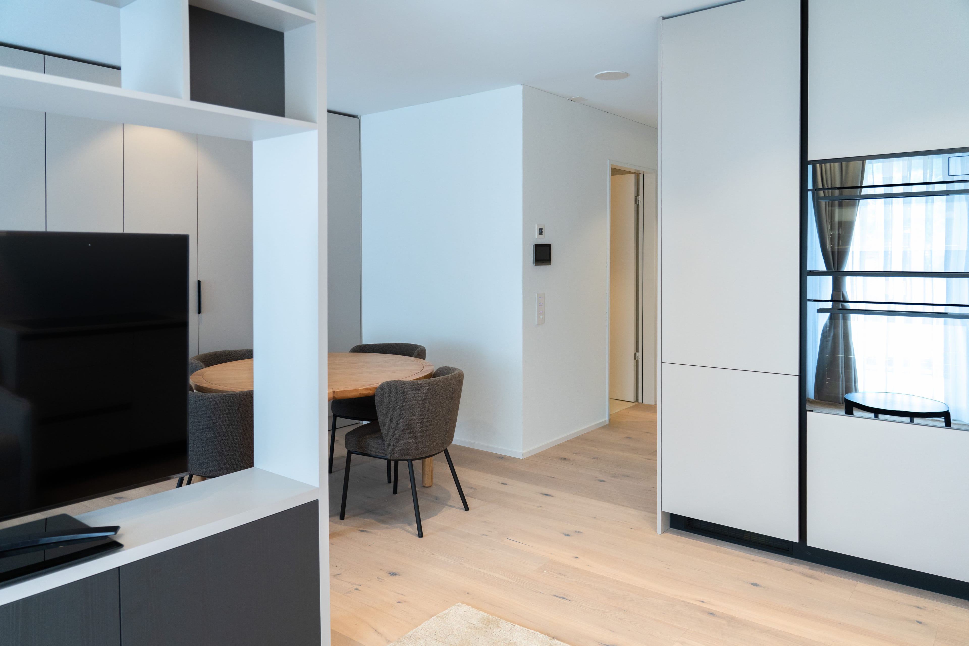 1.5-Zimmer, möbliert, Balkon - direkt am Bahnhof Killwangen - 1