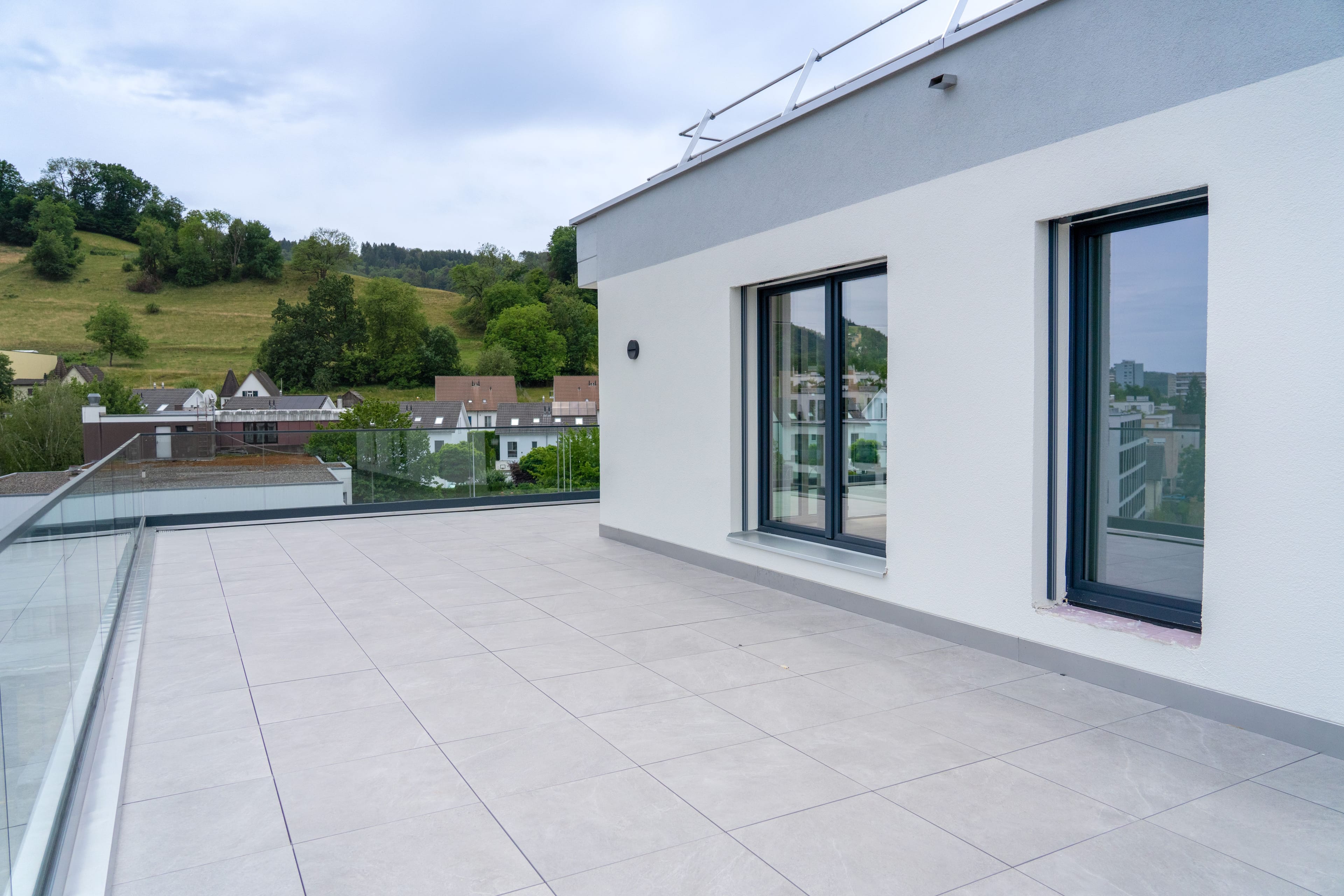 2.5-Zi.-Attika mit 78.5 m² Terrasse - urban wohnen, Killwangen - 3